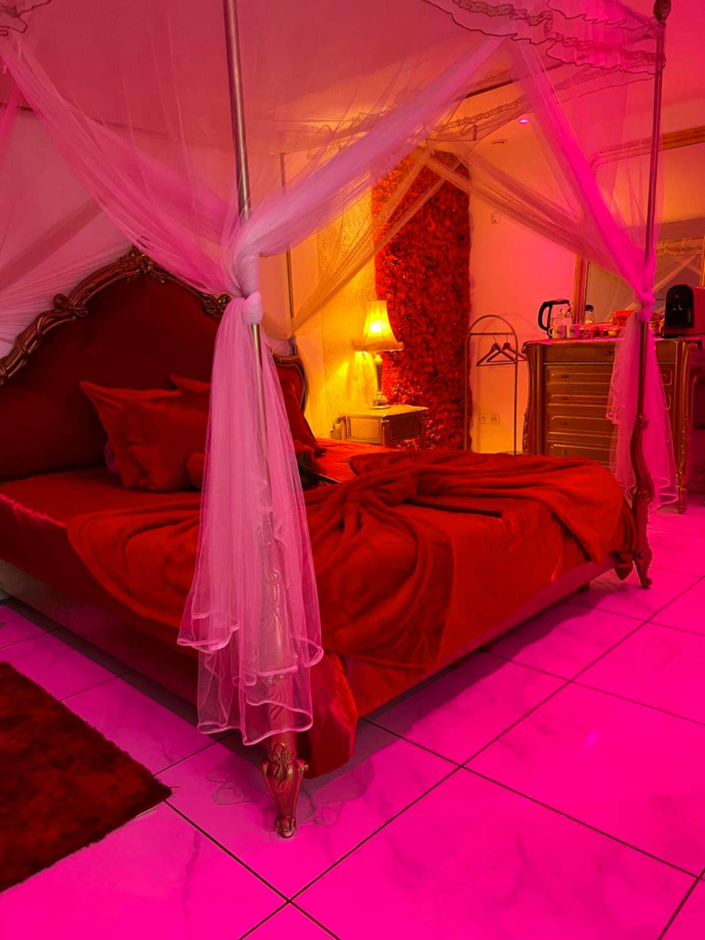 Photo du logement - Suite romantique avec jaccuzy à la gare de Montpellier - Montpellier