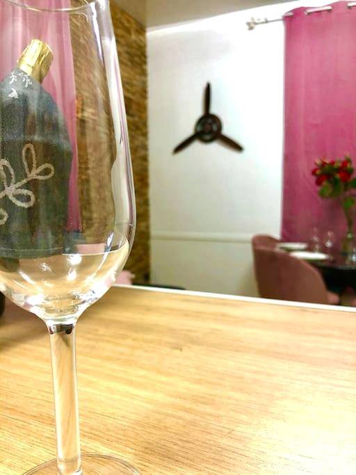 Photo du logement - La suite romantique Jacuzzi,parking gratuit,centre - Sens