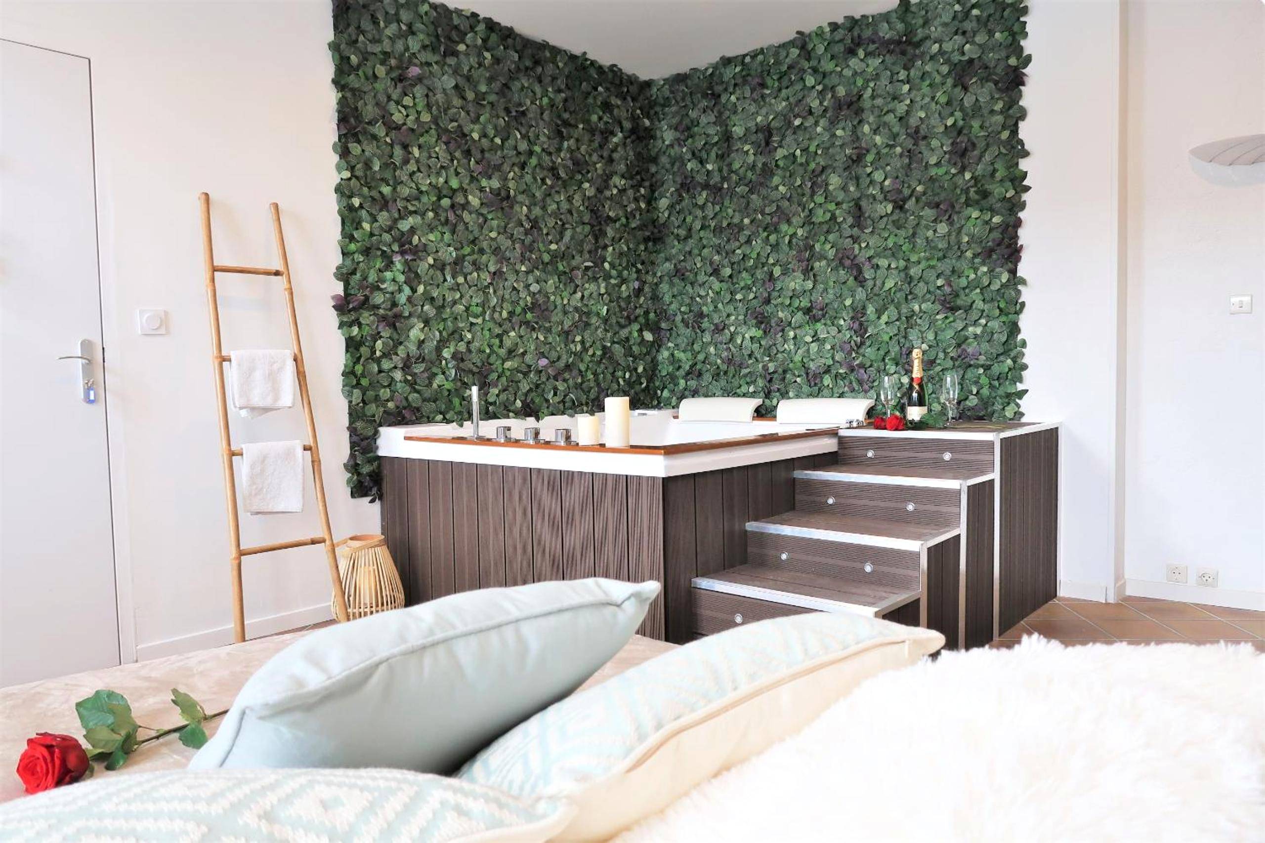 Photo - La Suite, love room, Grand Jacuzzi, port de plaisance de Saint Valery En Caux - Saint - Valery - en - Caux