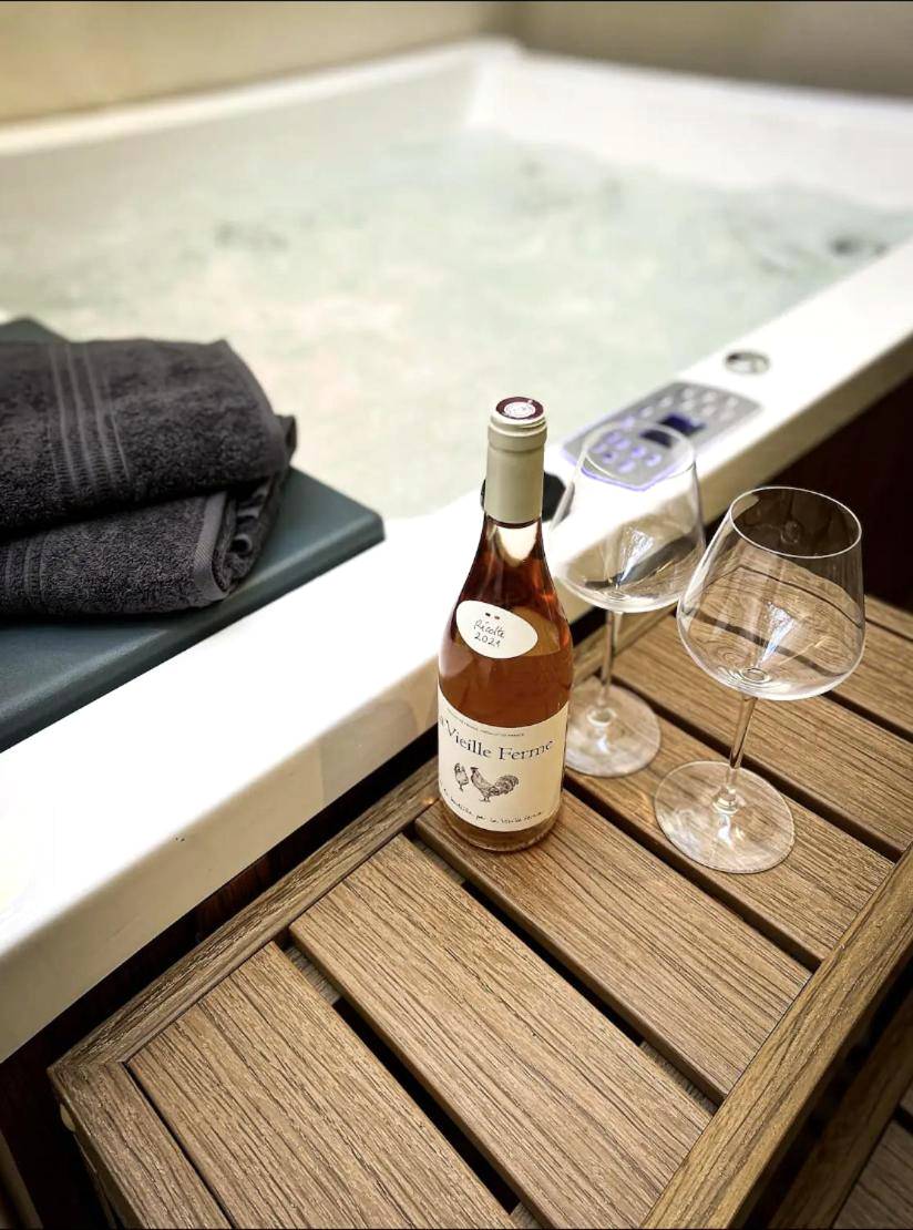 Photo du logement - Suite luxueuse avec jardin privatif et jacuzzi - Paris