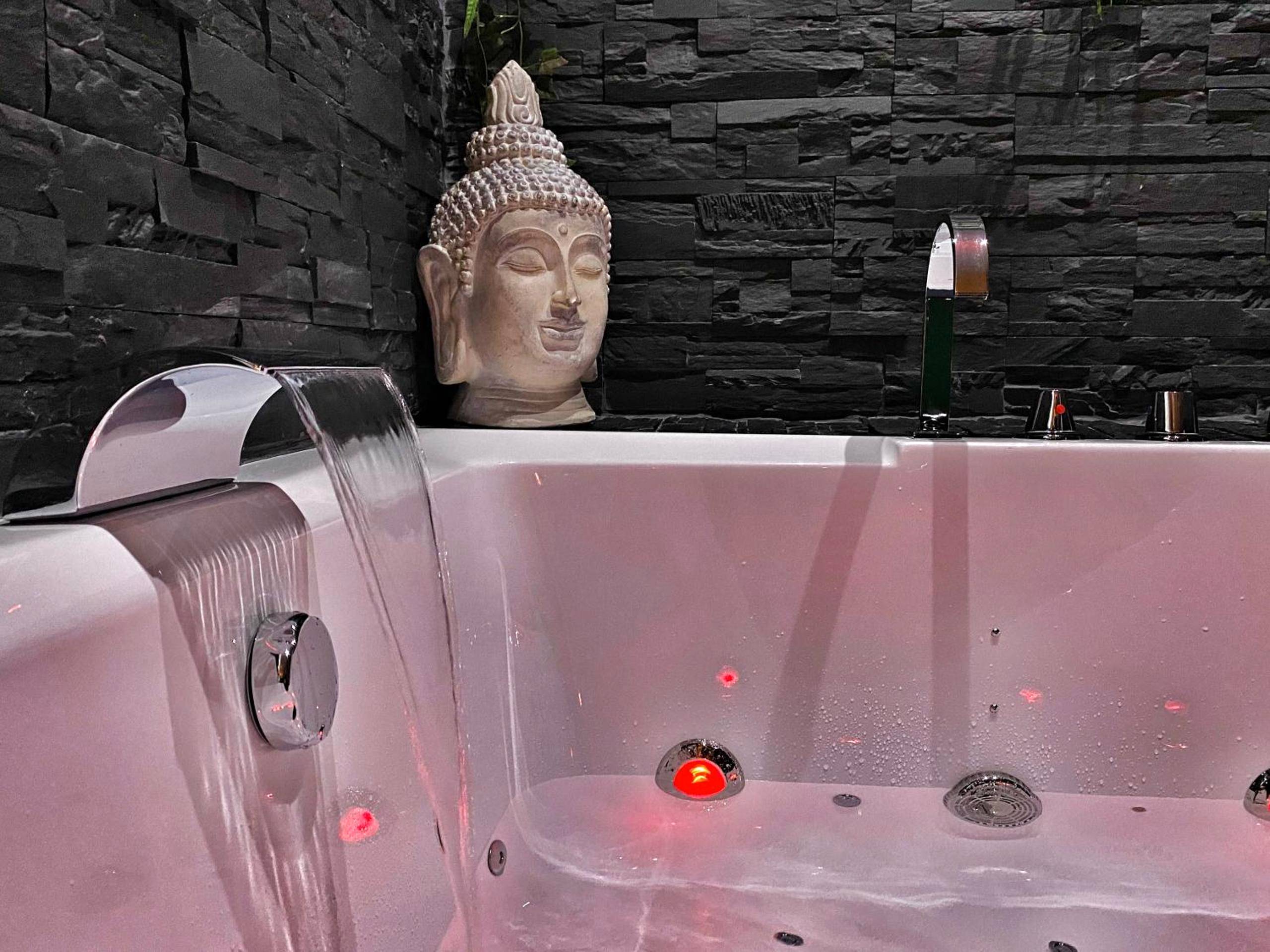 Photo du logement - Suite Jacuzzi Privatif Plage Des Catalans