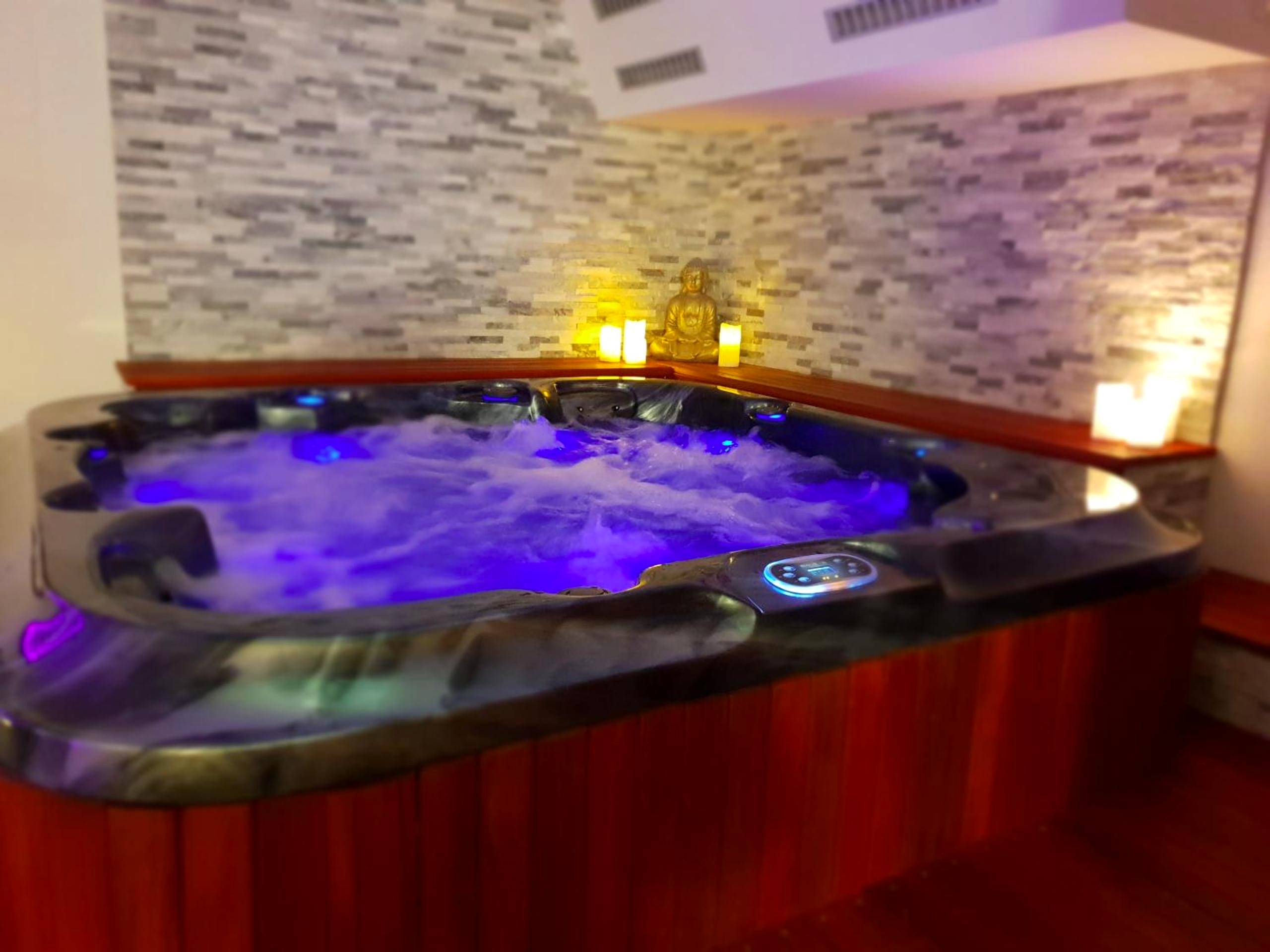 Photo du logement - Suite room jacuzzi sauna privatif illimité Clisson