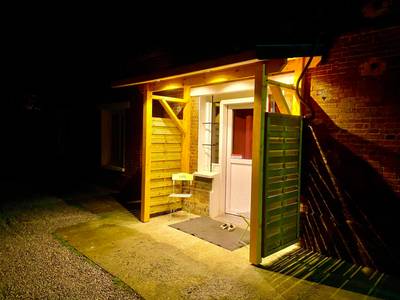 Entrée privative éclairée de nuit - Suite avec Jacuzzi et Sauna Privée