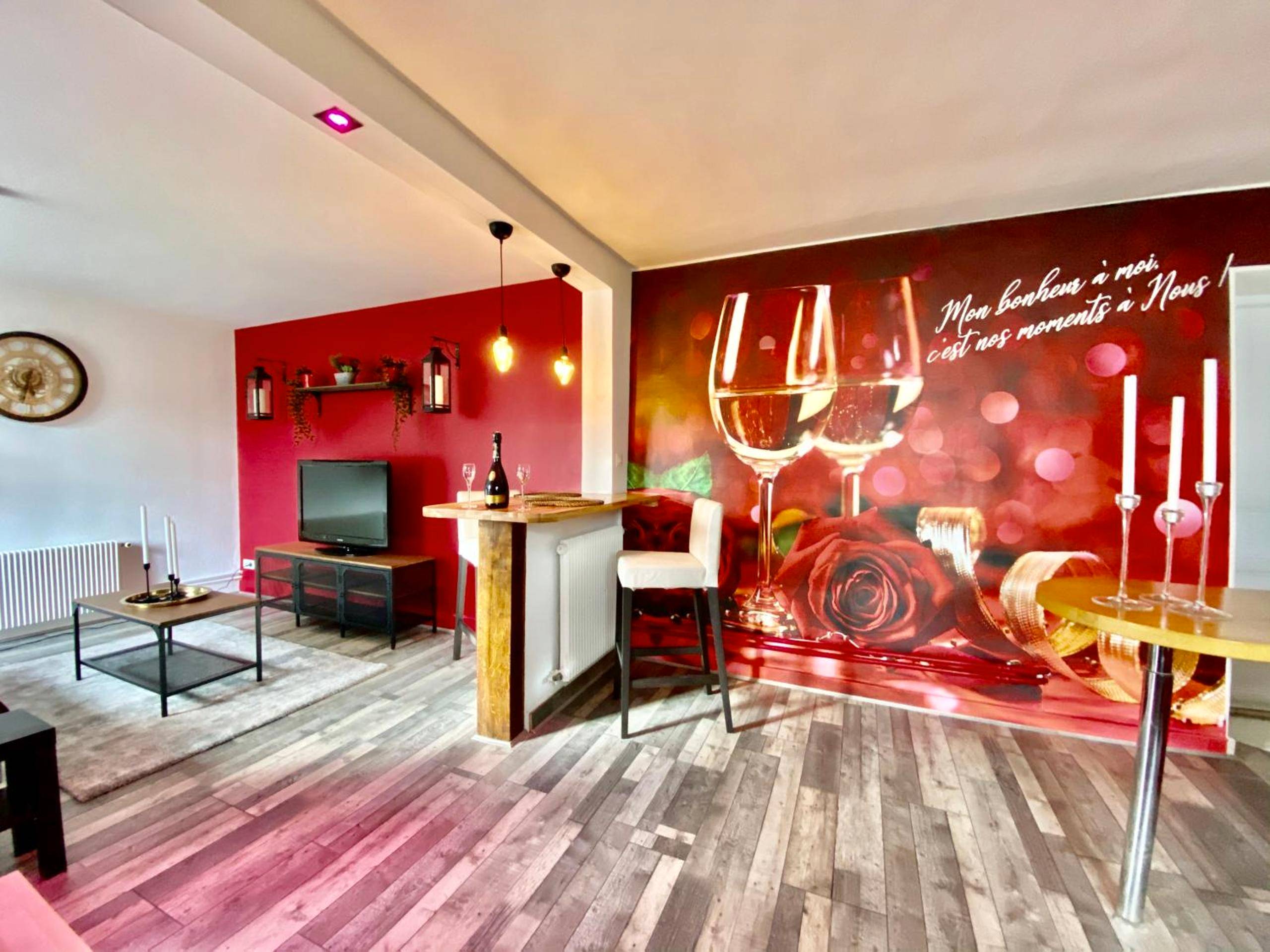 Photo du logement - Suite avec Jacuzzi et Sauna Privée - Évreux