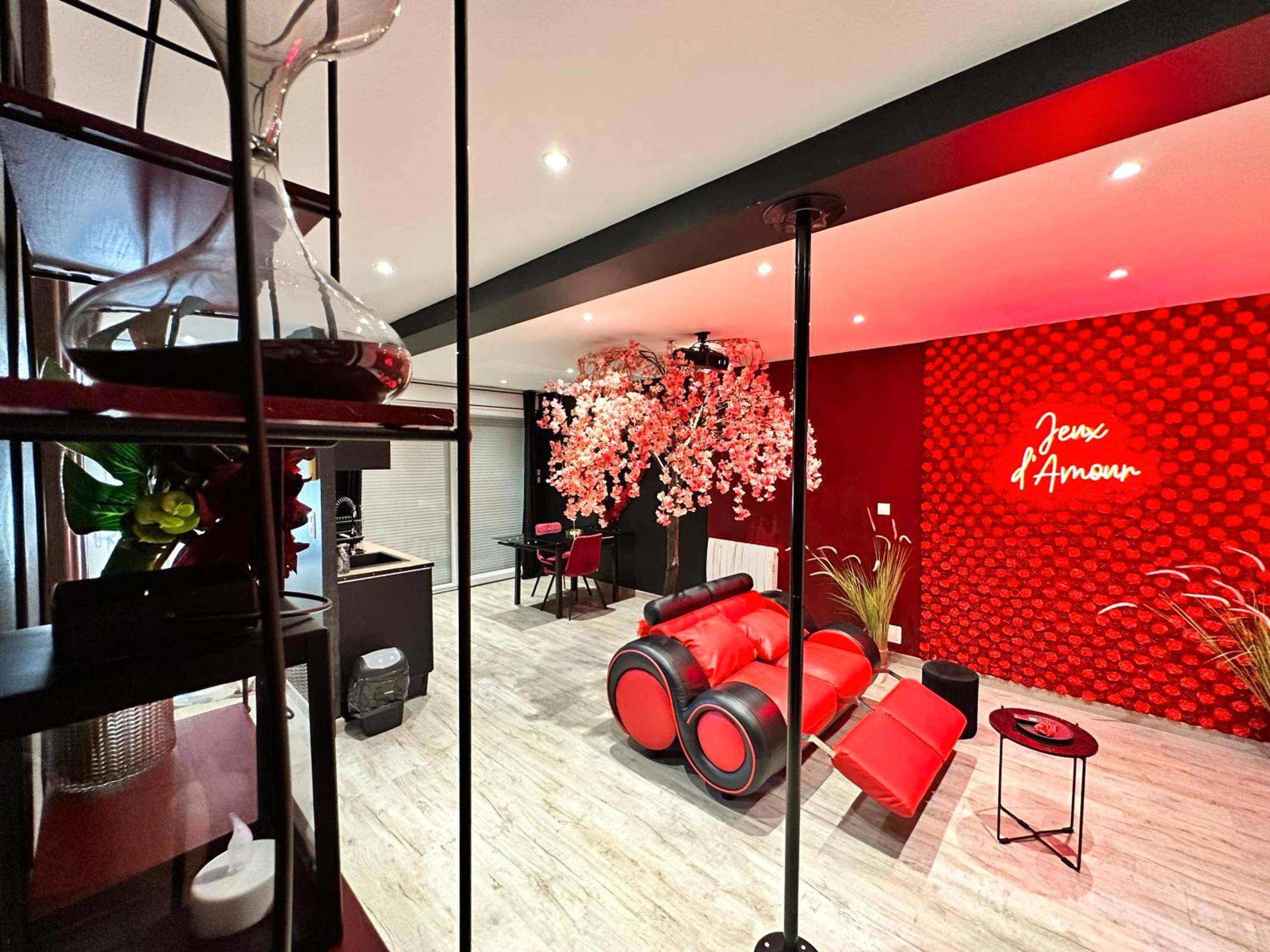 Photo du logement - Suite Jeux d’Amour Jacuzzi / Love Room