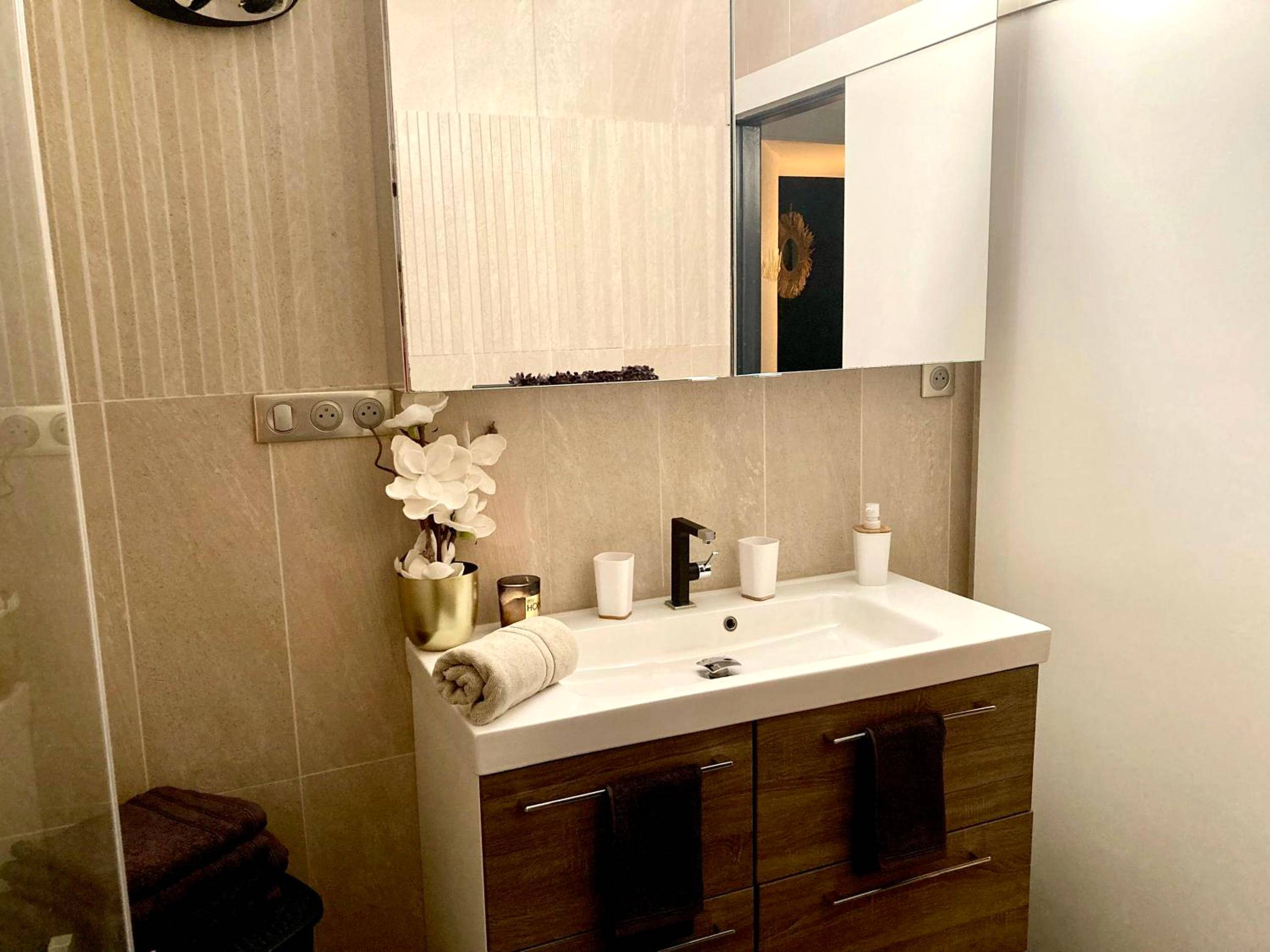 Photo du logement - SUITE KASSIOPEE, romantisme, balnéo, sauna