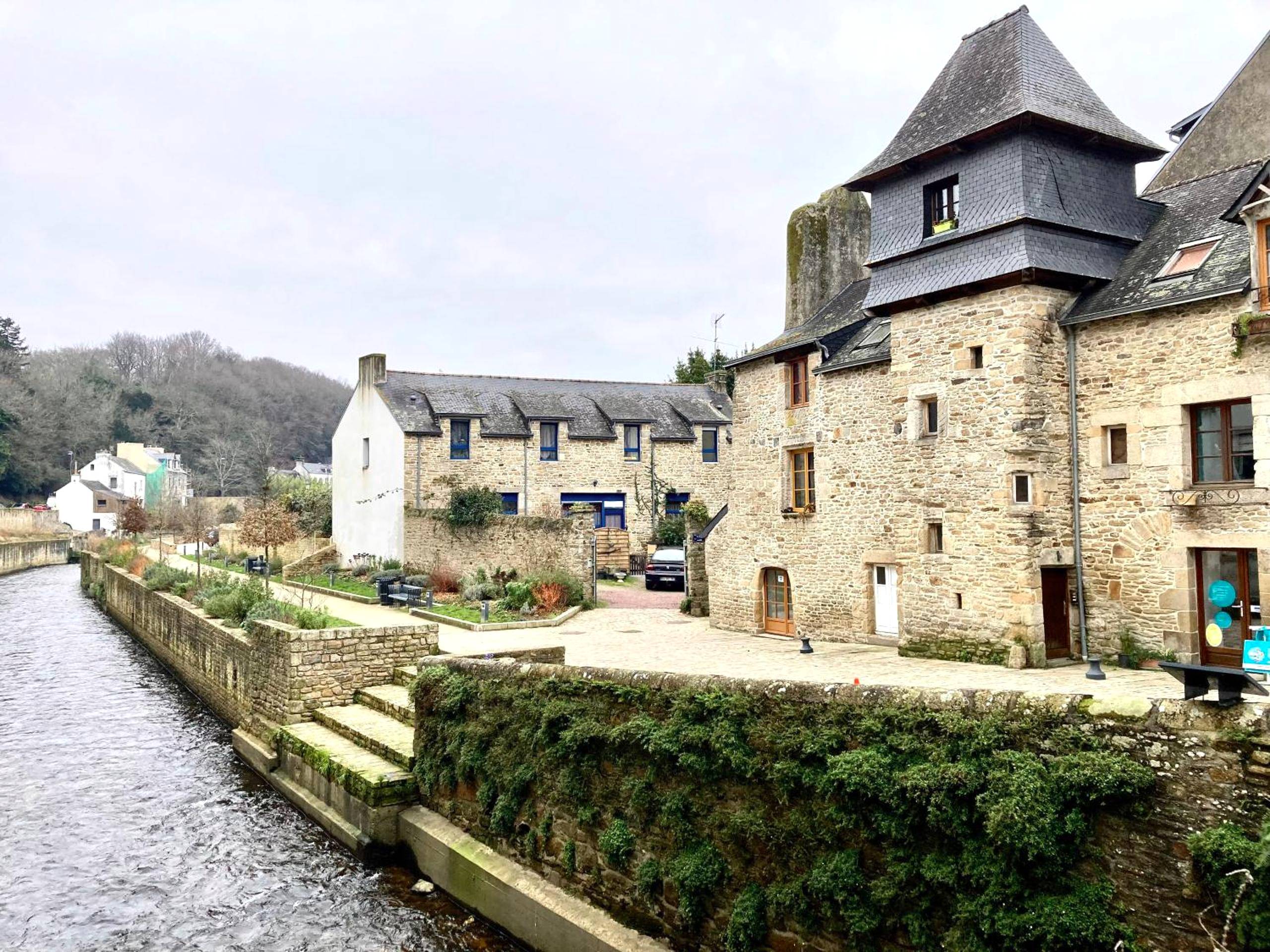 Bâtisse en pierre au bord de l'eau - SUITE KASSIOPEE, romantisme, balnéo, sauna