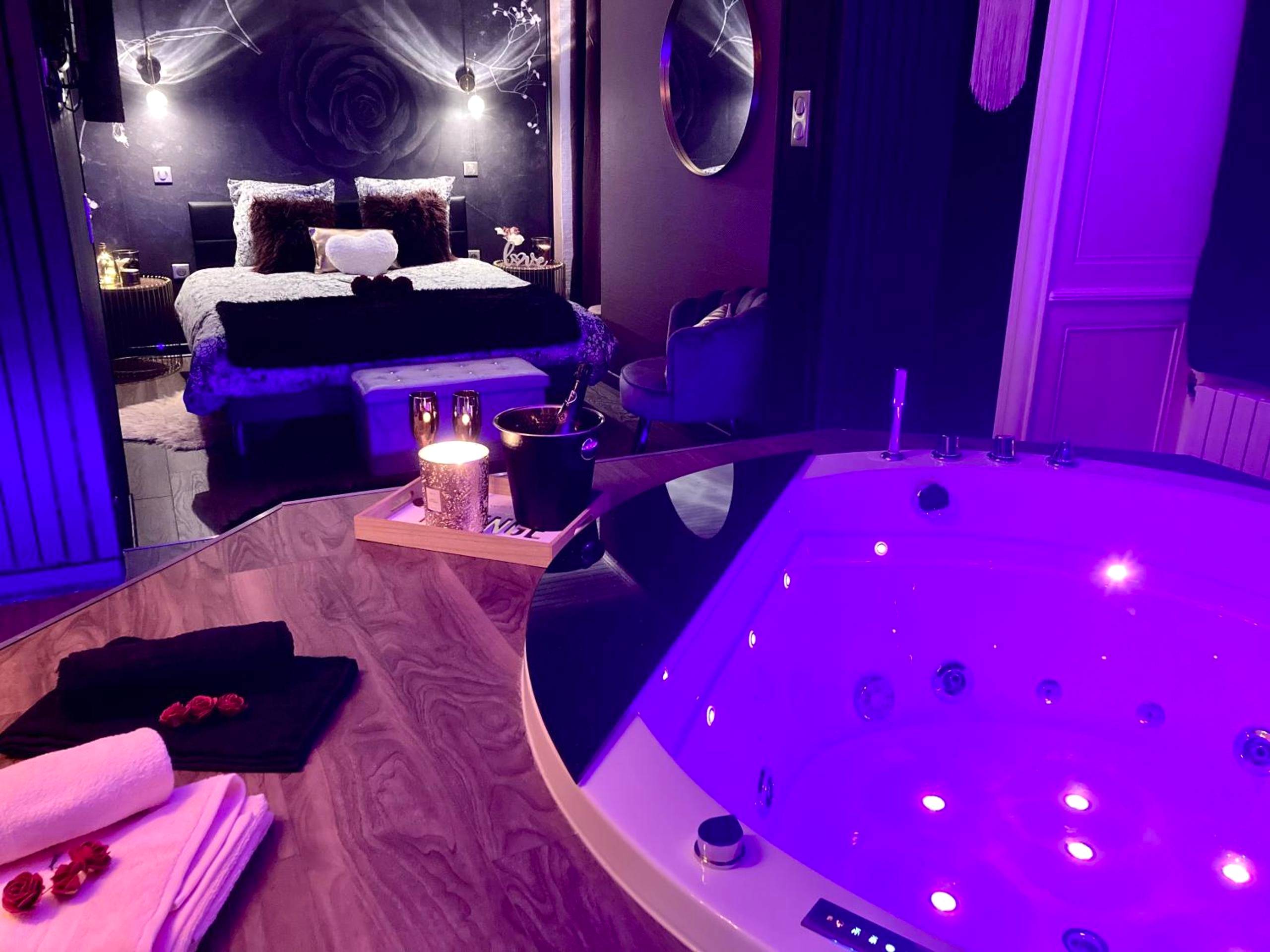 Photo du logement - SUITE KASSIOPEE, romantisme, balnéo, sauna