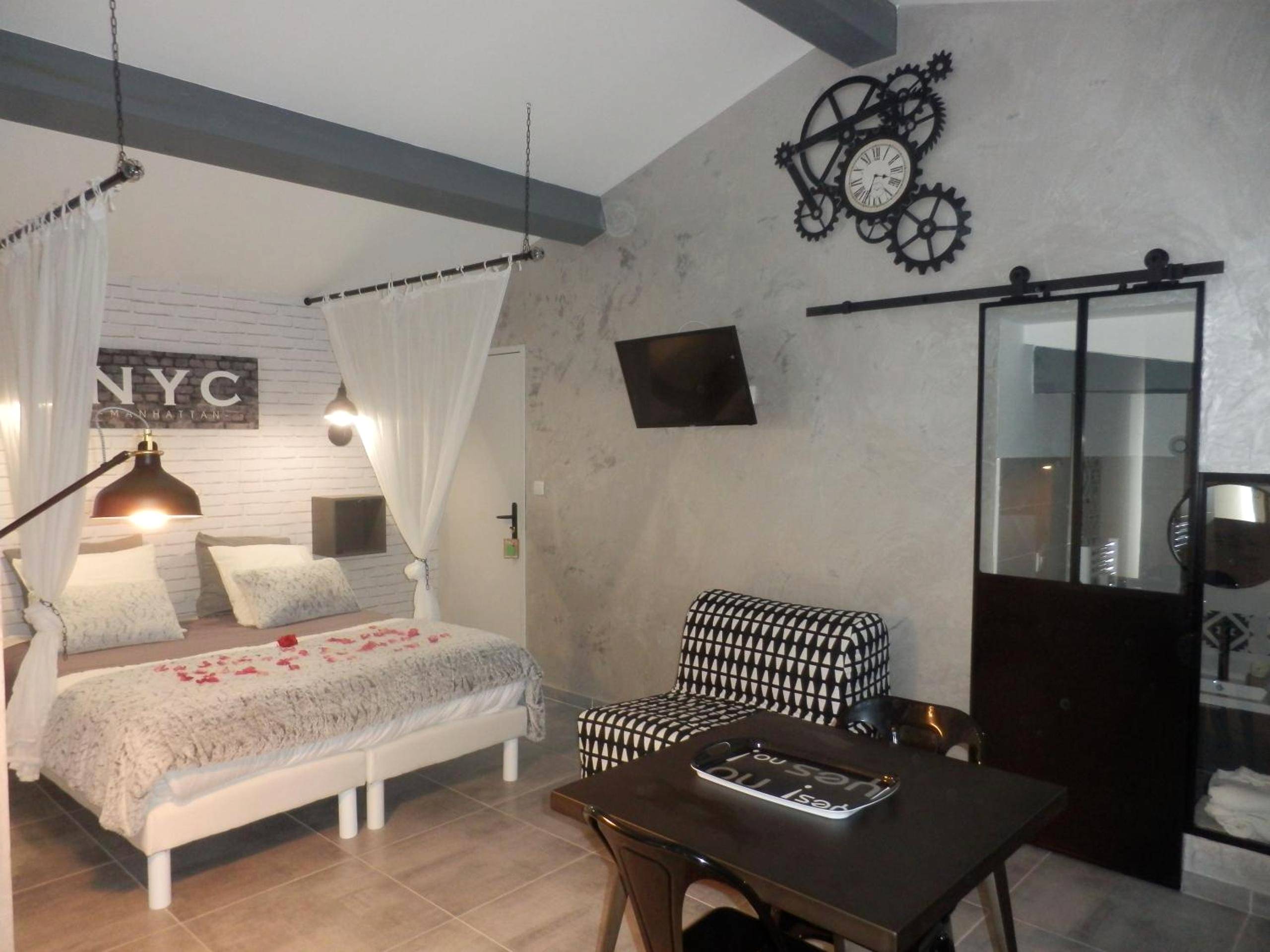Photo du logement - Suite luxe avec sauna et jacuzzi privée