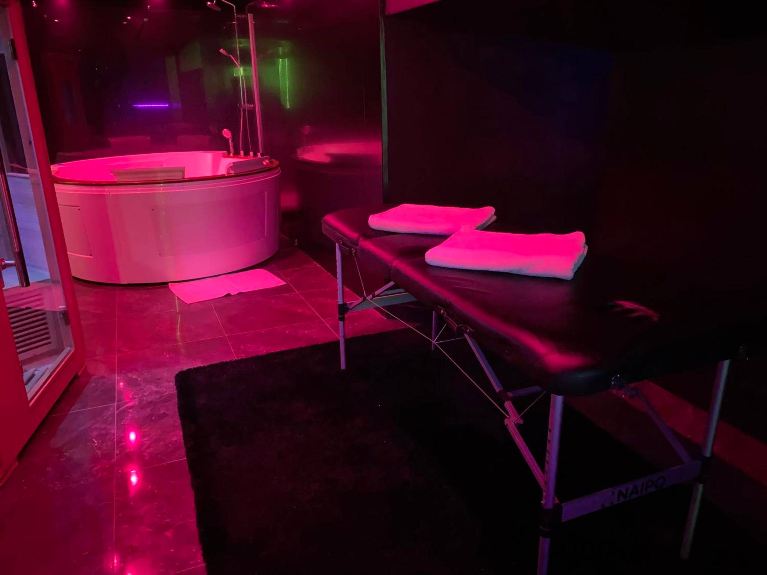 Photo du logement - La Suite Marylin, Loft de 90m2 avec Sauna et Jacuzzi