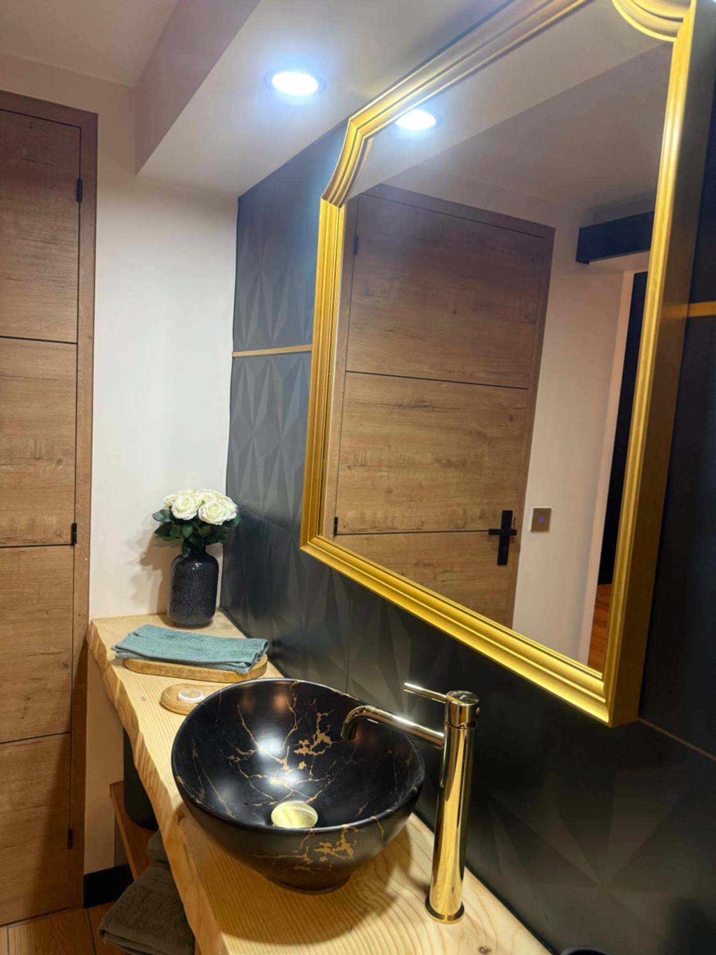 Photo du logement - Loveroom La suite des murmures - Scionzier