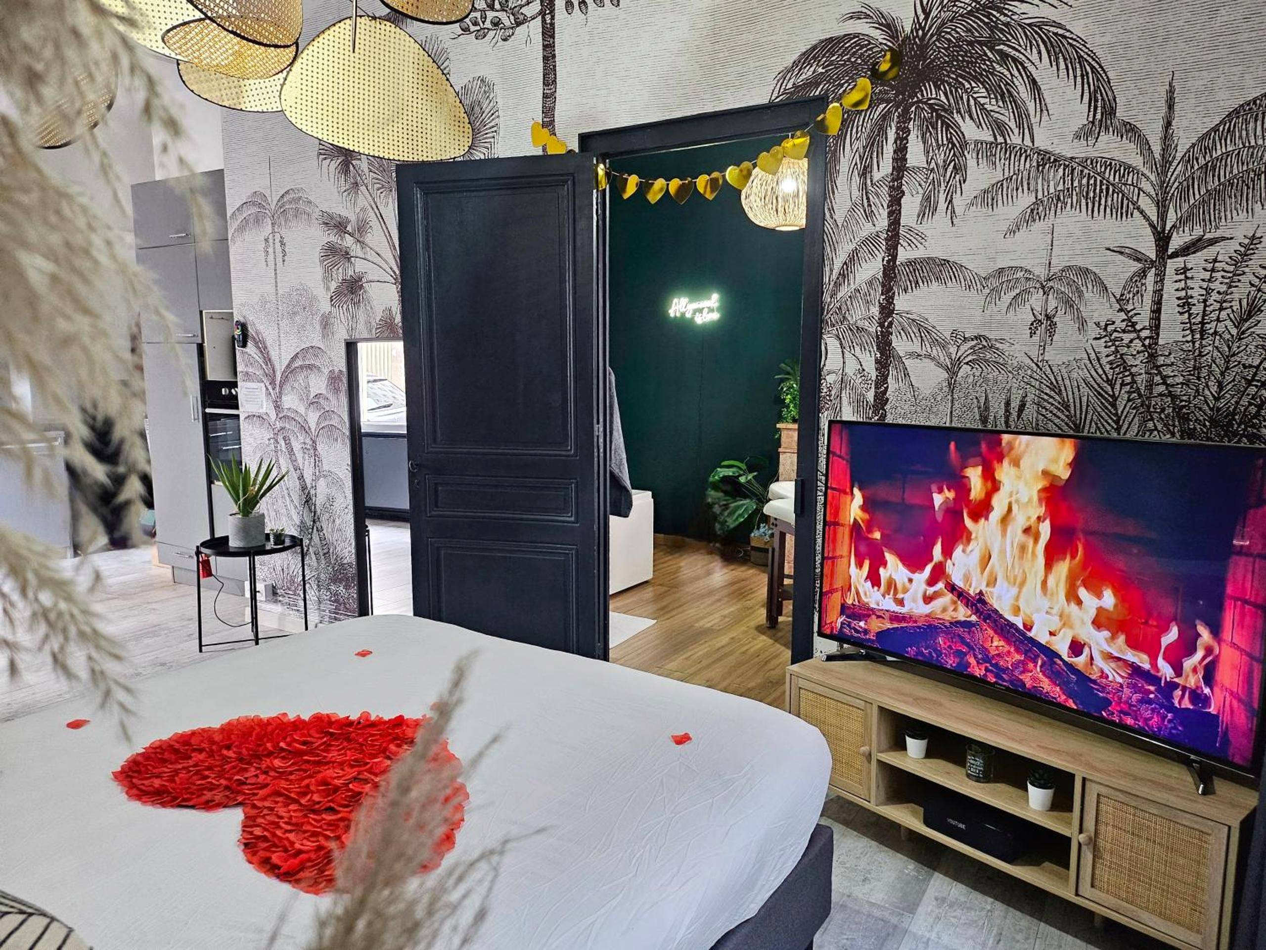 Photo du logement - Suite Passion - Jacuzzi privé - Table massage