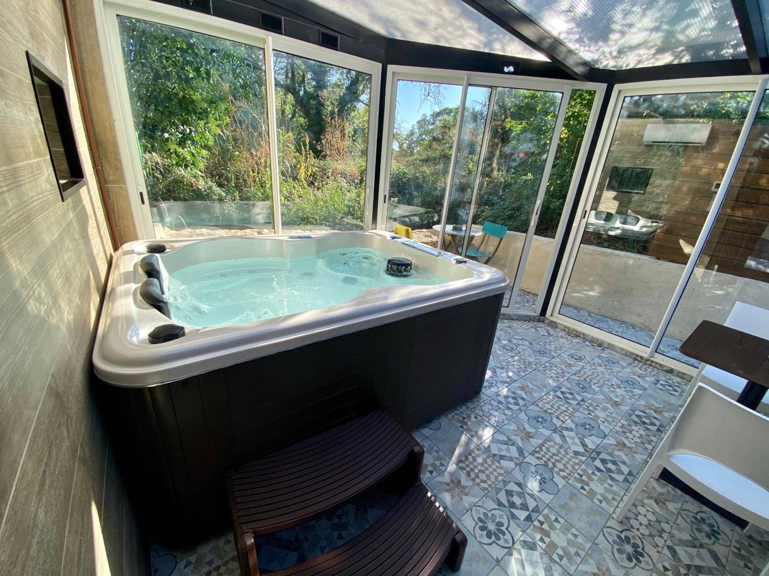 Vue principale - Love Room Les Pennes - Mirabeau - suite phantastica