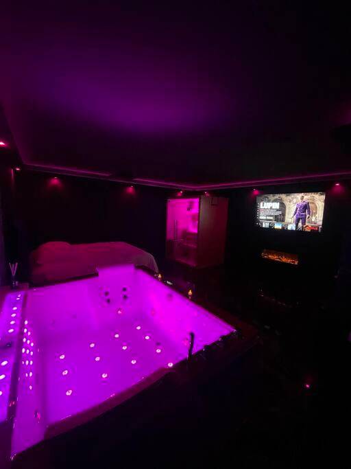 Photo du logement - La Suite Prestige Jacuzzi,Sauna,Netflix,Disney - Amiens