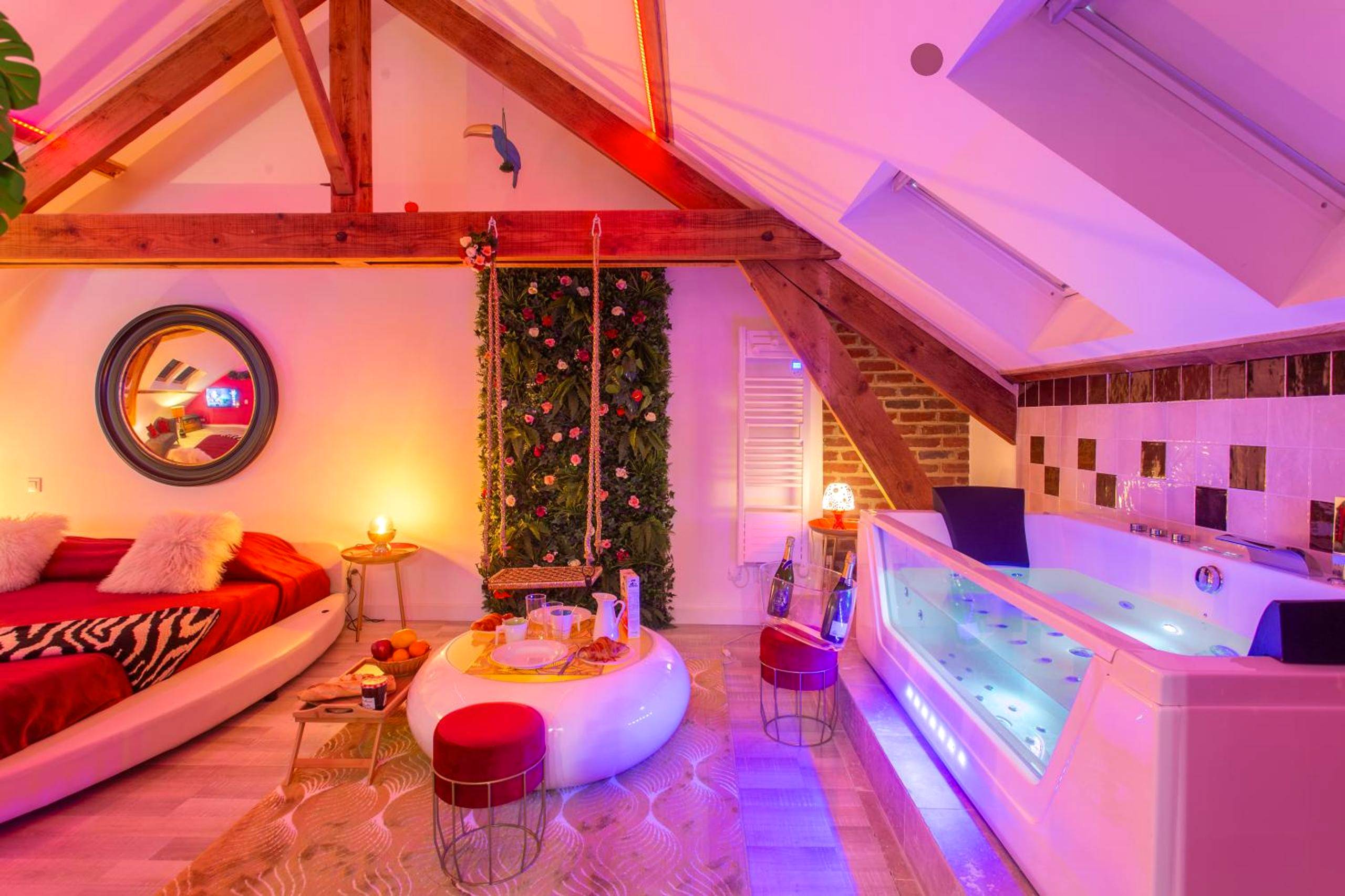 Photo du logement - Suite Romantique 45m2 - Amiens Centre - SPA & Parking