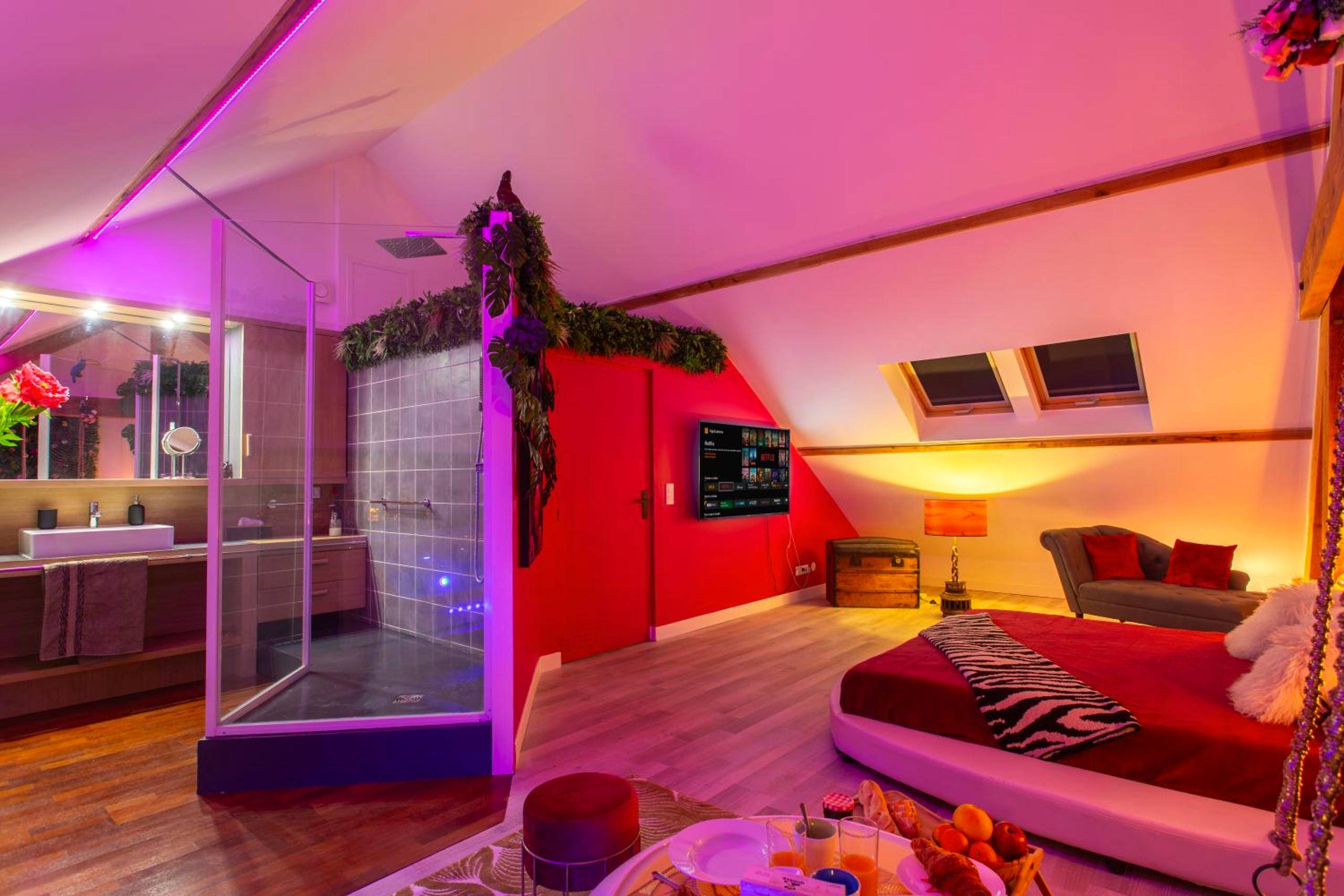 Photo du logement - Suite Romantique 45m2 - Amiens Centre - SPA & Parking