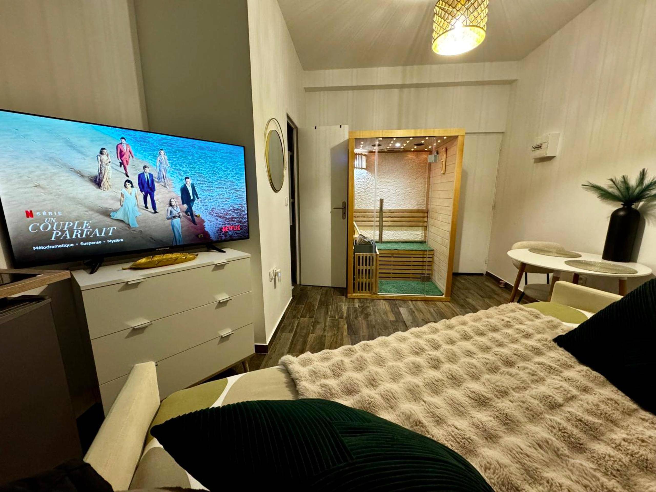 Vue principale - Love Room Lille - La Suite Private Sauna Lille