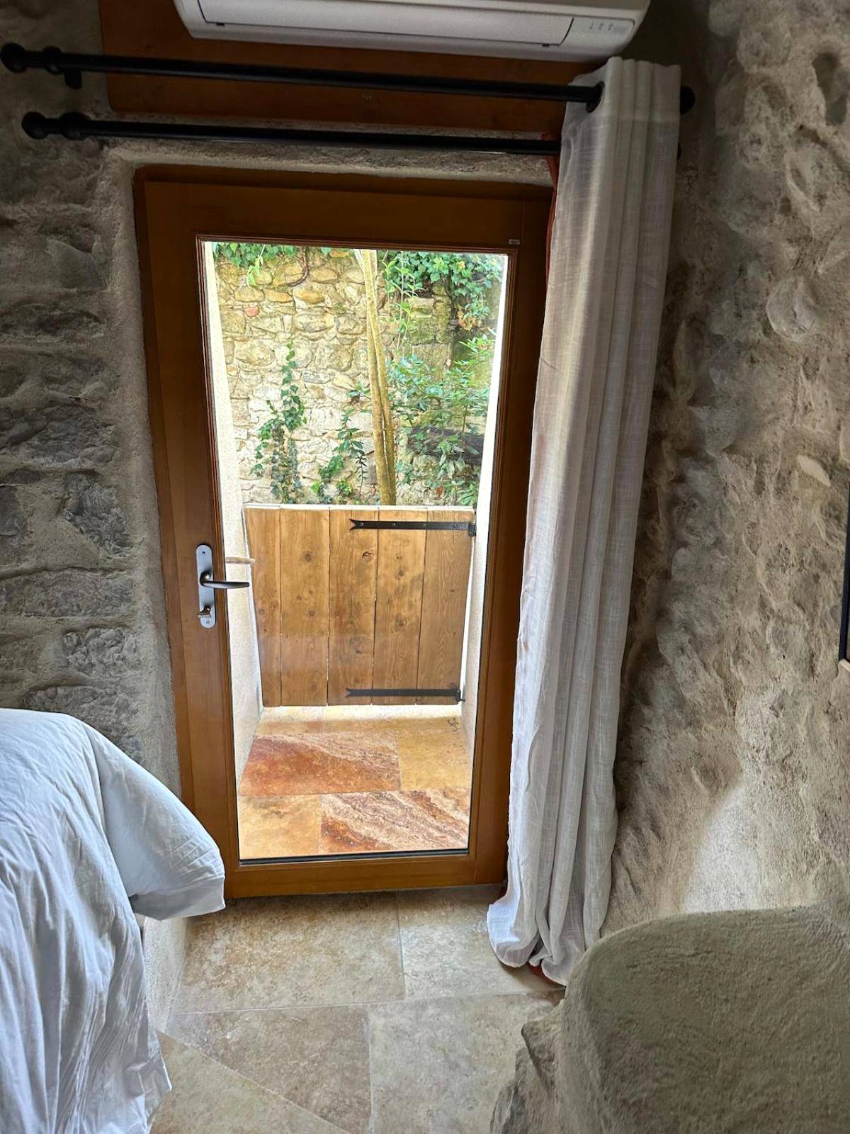 Photo du logement - Suite secrète avec jacuzzi ambiance romantique