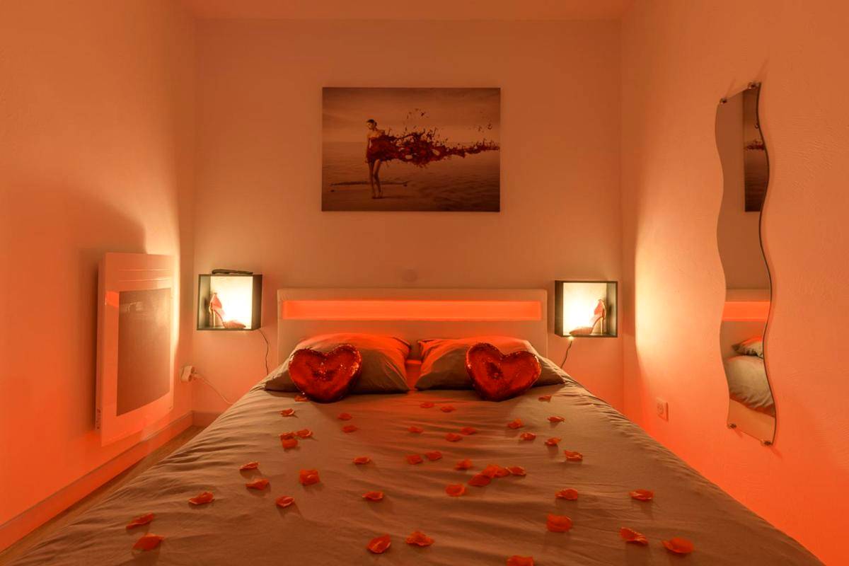 Photo du logement - Love Room - Suite romantique avec spa privatif