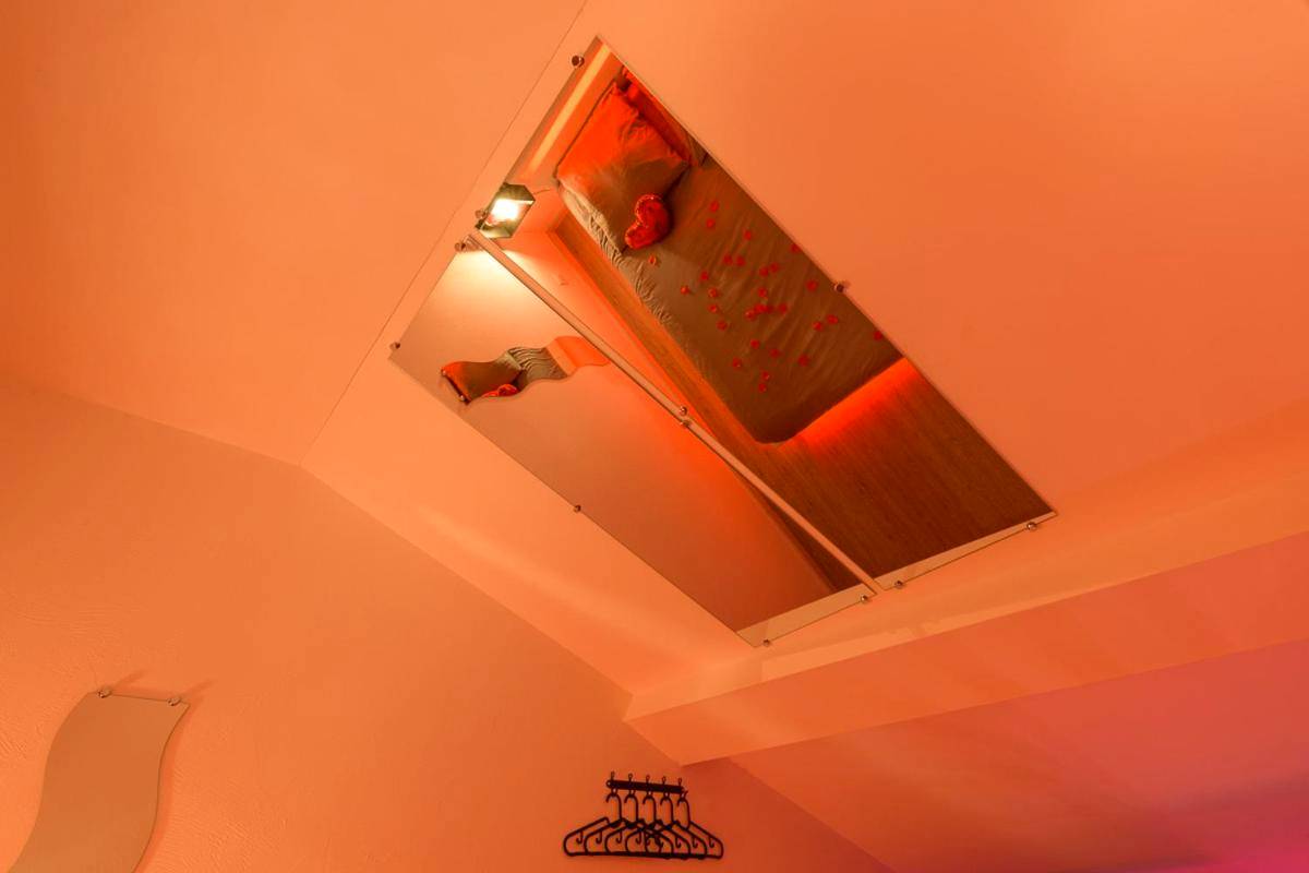 Photo du logement - Love Room - Suite romantique avec spa privatif - Le Puy - en - Velay