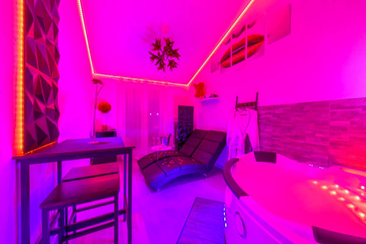 Photo du logement - Love Room - Suite romantique avec spa privatif