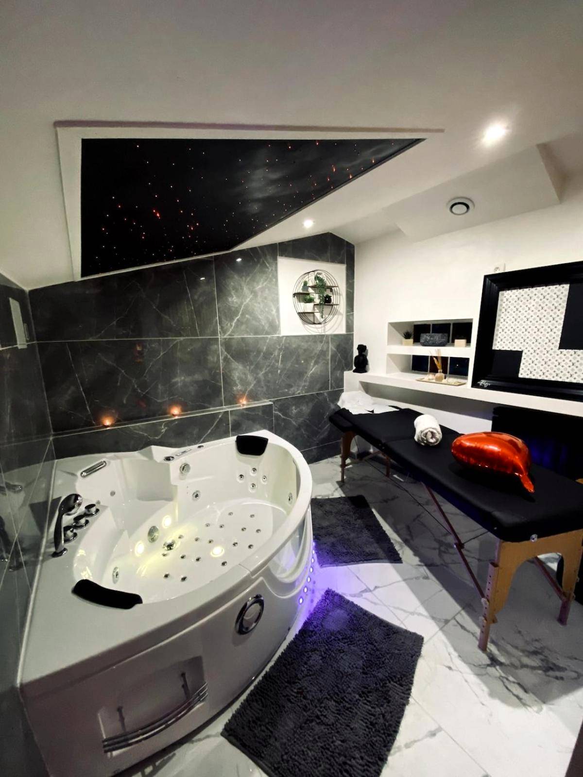 Photo du logement - Suite romantique Spa Balnéothérapie - Échirolles