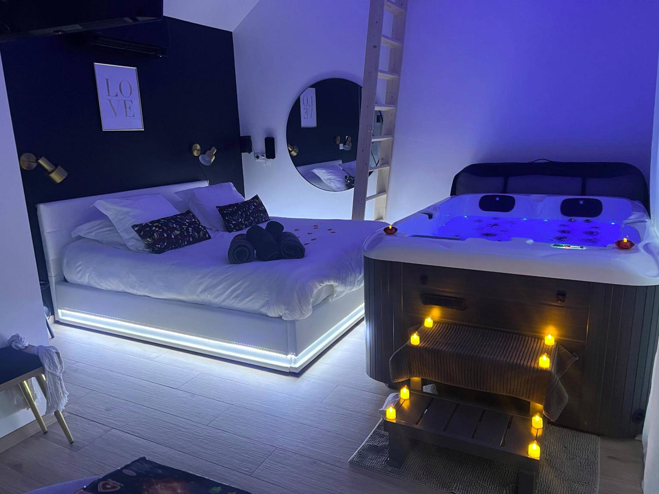 Vue du logement - Love Room Auteuil - Suite romantique avec Spa et filet suspendu
