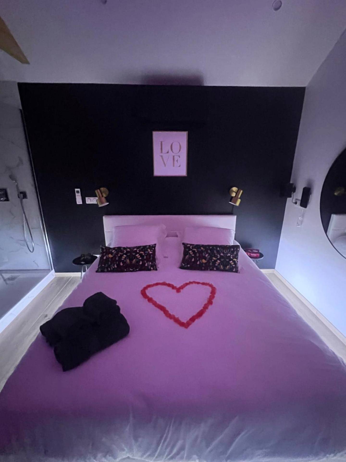 Photo du logement - Suite romantique avec Spa et filet suspendu - Auteuil