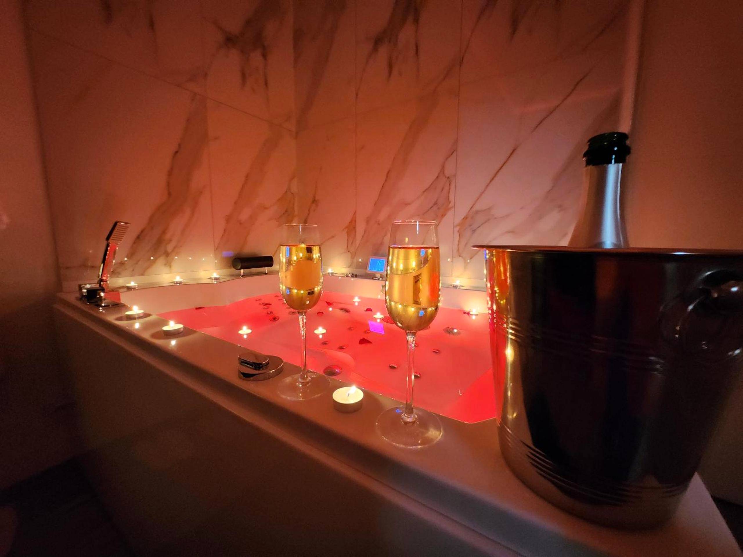 Photo du logement - Suite romantique spa/sauna en Avignon