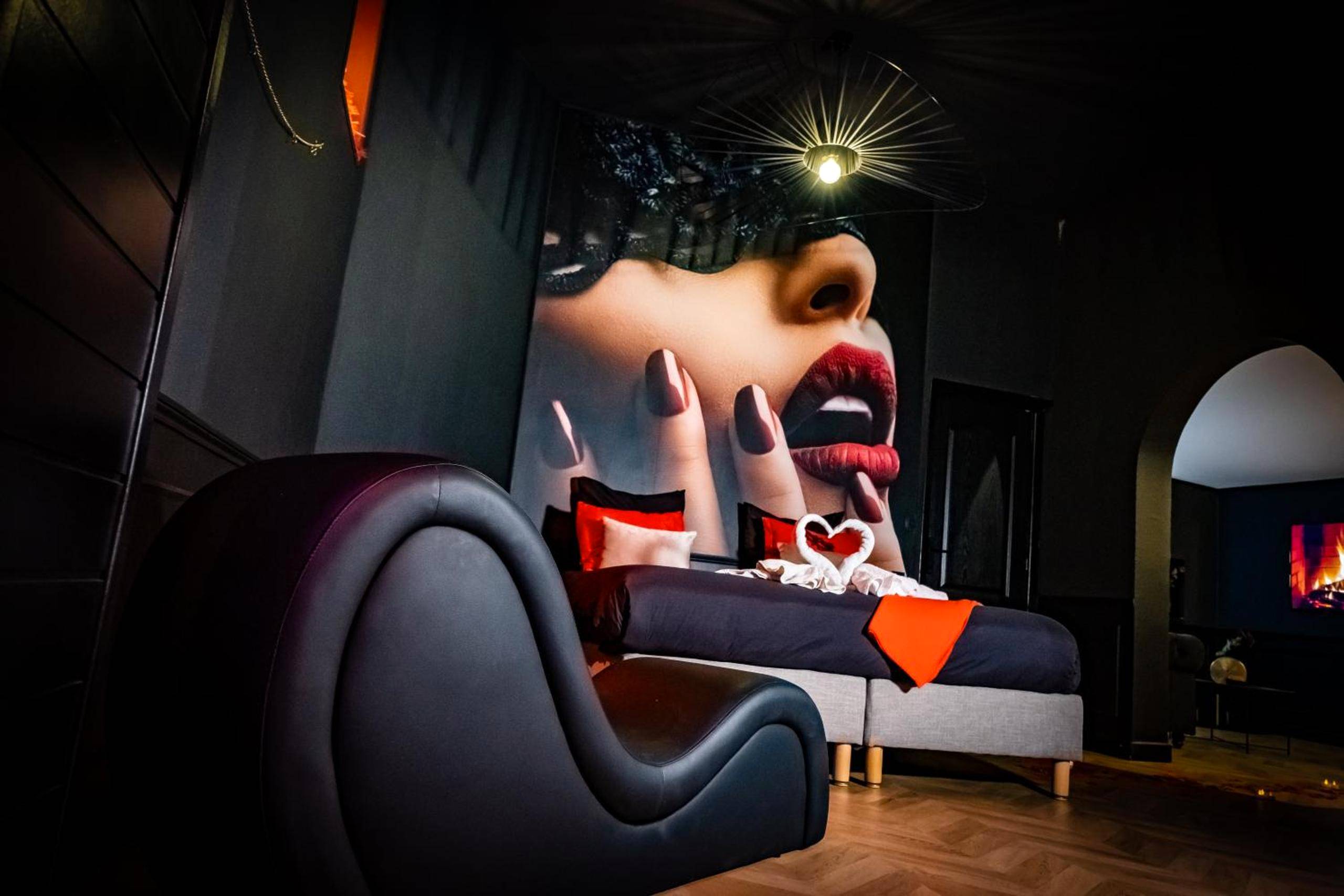 Vue principale - Love Room Sorgues - Suite tentation