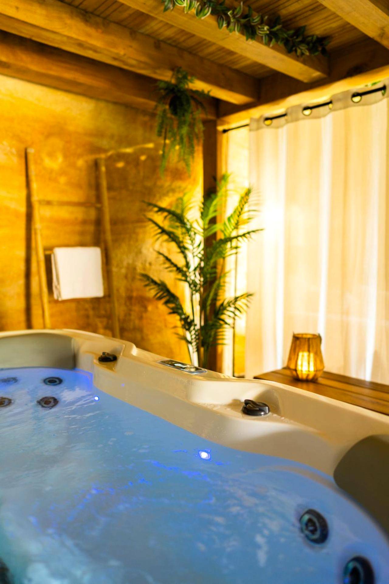 Photo du logement - Suite troglodyte & spa privé - Luxe et détente