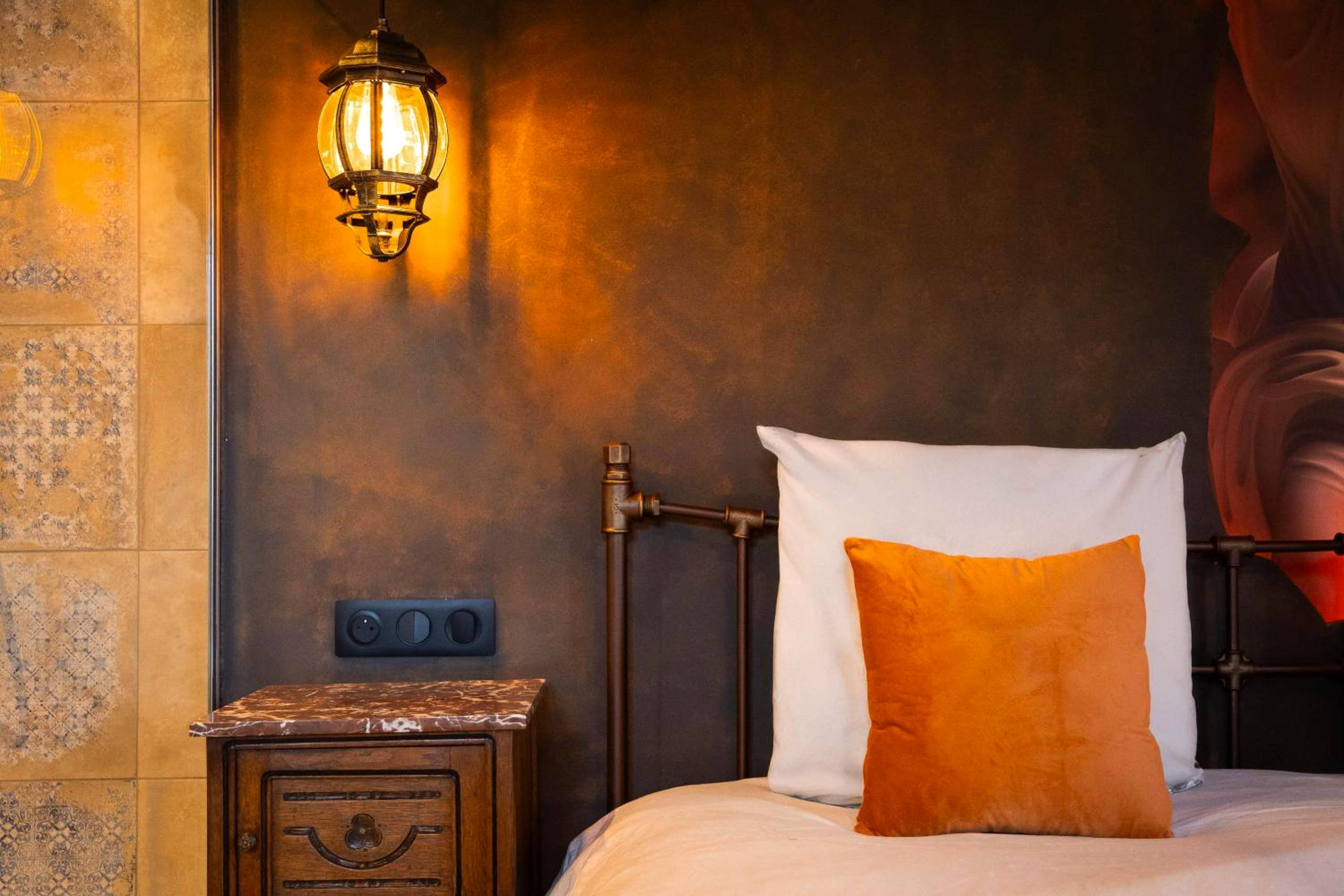 Photo du logement - La Suite de Vénus - Chambre à thème Love Room Jacuzzi et Pièce Secrète - Évasion pour deux - Schirrhein