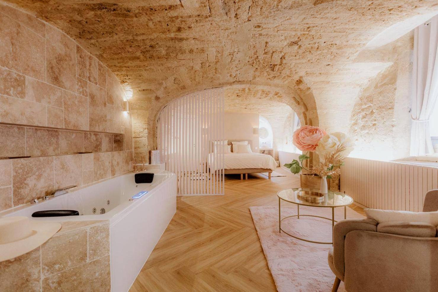 Vue du logement - Love Room Montpellier - Suite Vénusa - jacuzzi privatif - Hypercentre