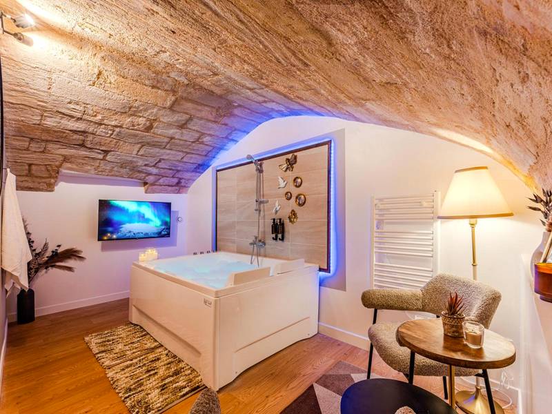 Photo du logement - Suite d'Exception sous Voûtes avec Spa & Cinéma