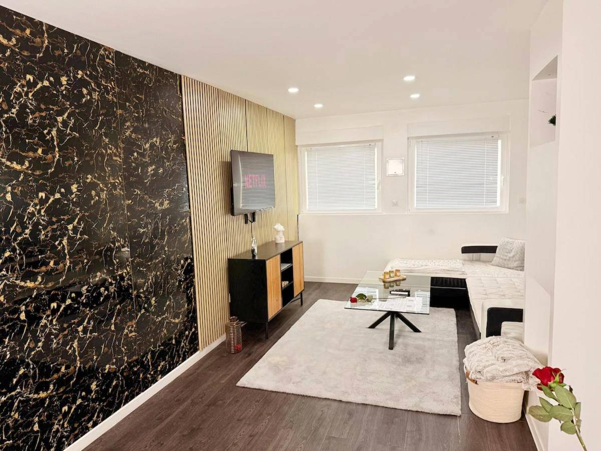 Photo du logement - Les Suites Bisous Metz - Jacuzzi & Private Sauna - Metz