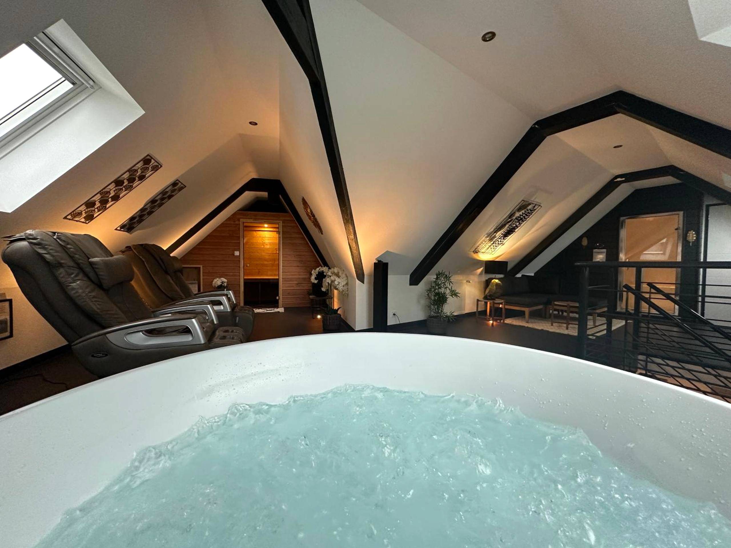 Vue principale - Love Room Concarneau - Les Suites de Bougainville