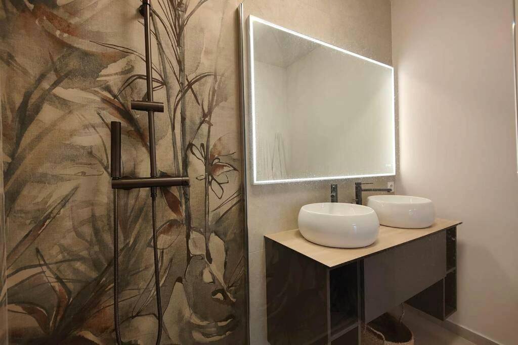 Photo du logement - Suites JM - Le temps d'une Escale (Jacuzzi & Vue Mer) - Hyères