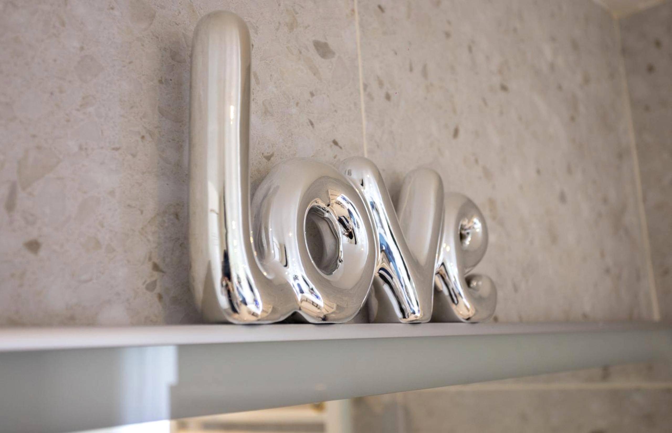 Photo du logement - LES SUITES LOVE 1 SPA VUE MER PISCINe