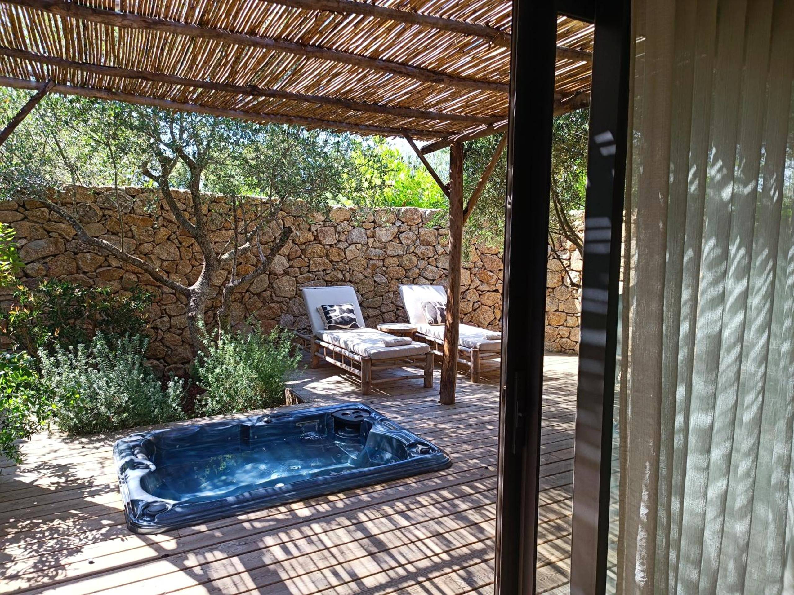 Vue du logement - Love Room Pietrosella - Hôtel Les Suites Du Maquis