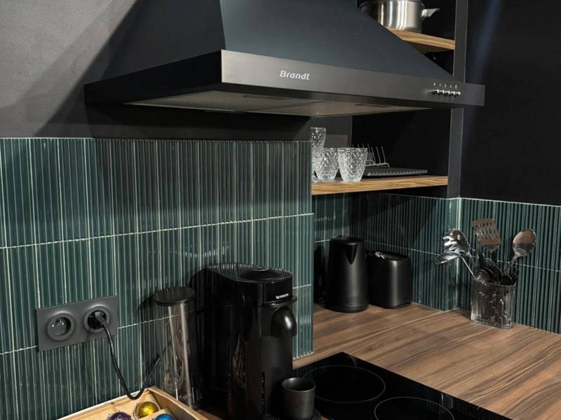 Machine à café et plaques de cuisson - Élégante retraite Vieux - SV - Le Secret Marseillais Love room