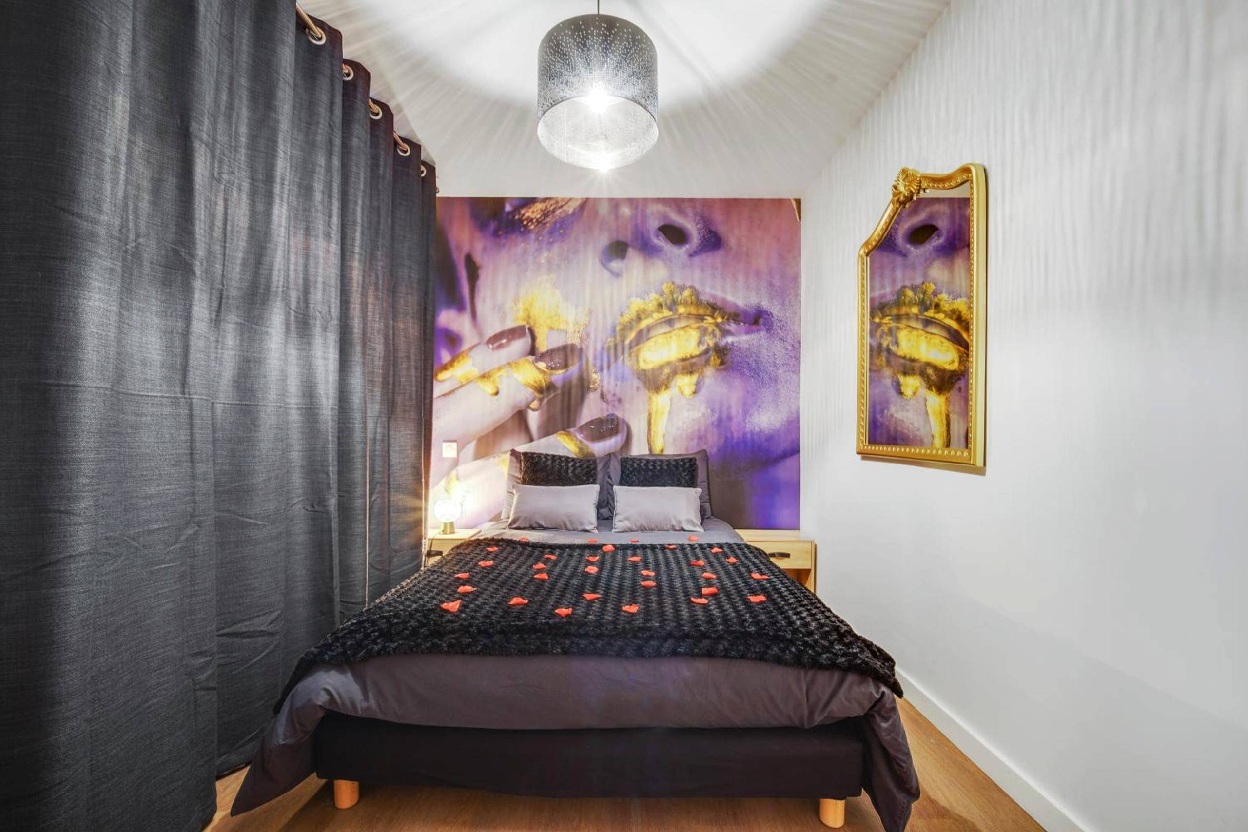 Photo du logement - SWEET ANGEL Suite romantique avec SPA