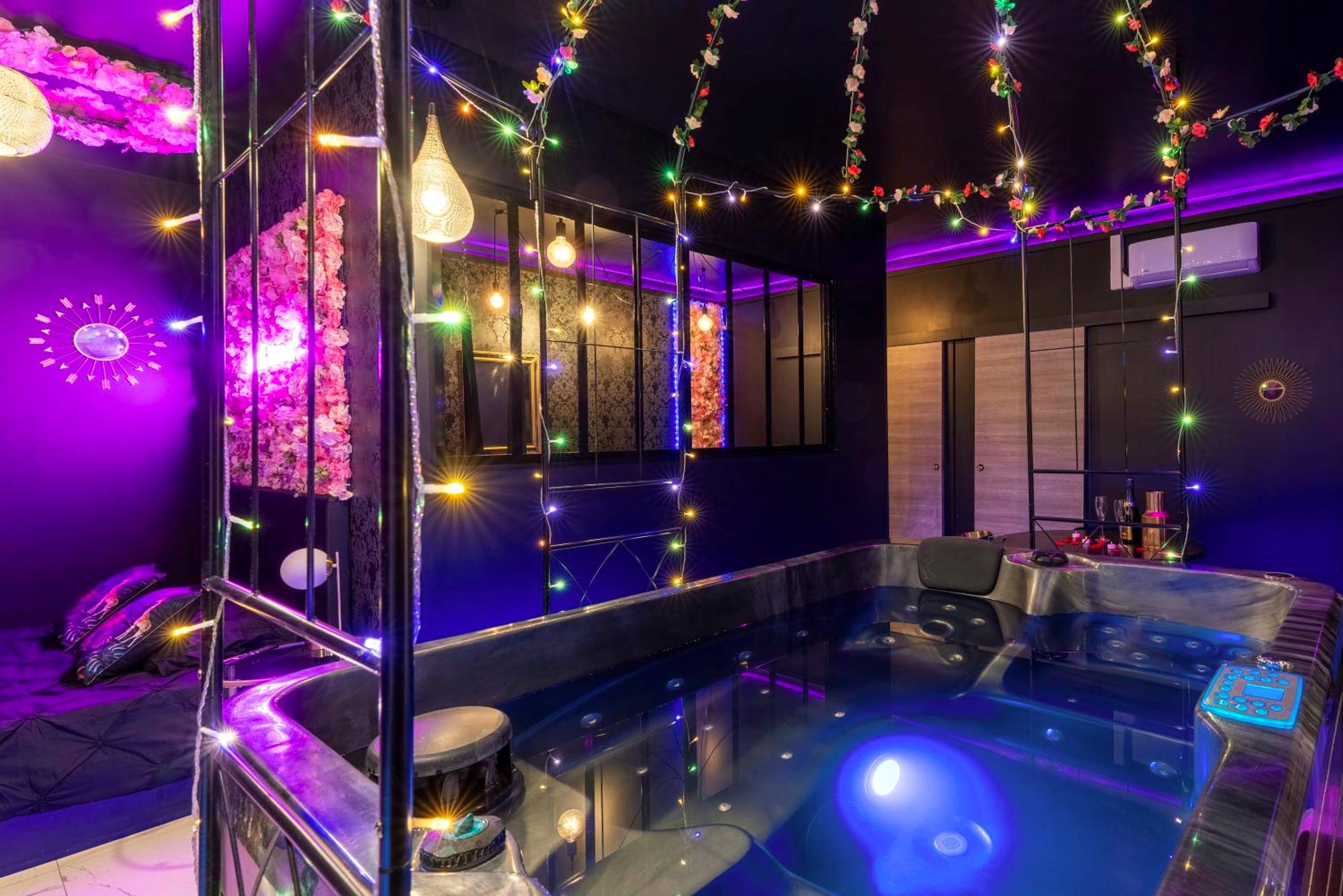 Bassin bouillonnant avec éclairage LED bleu - Sweet SECRET'S JACUZZI