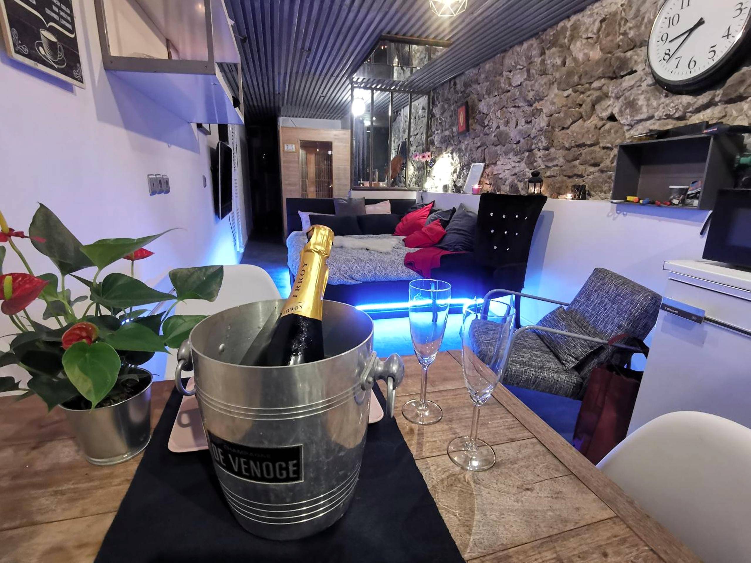 Photo du logement - Sweet Loft Grenoble - Love Room avec jacuzzi & sauna