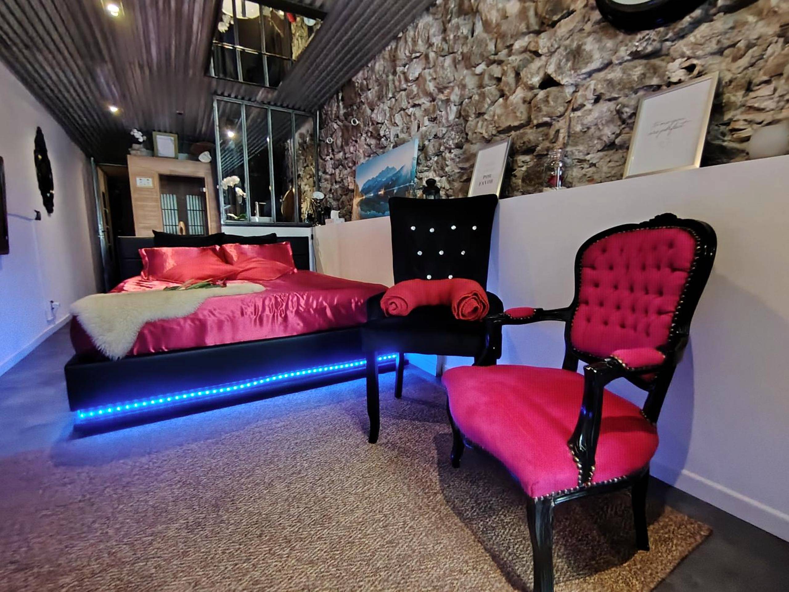 Photo du logement - Sweet Loft Grenoble - Love Room avec jacuzzi & sauna