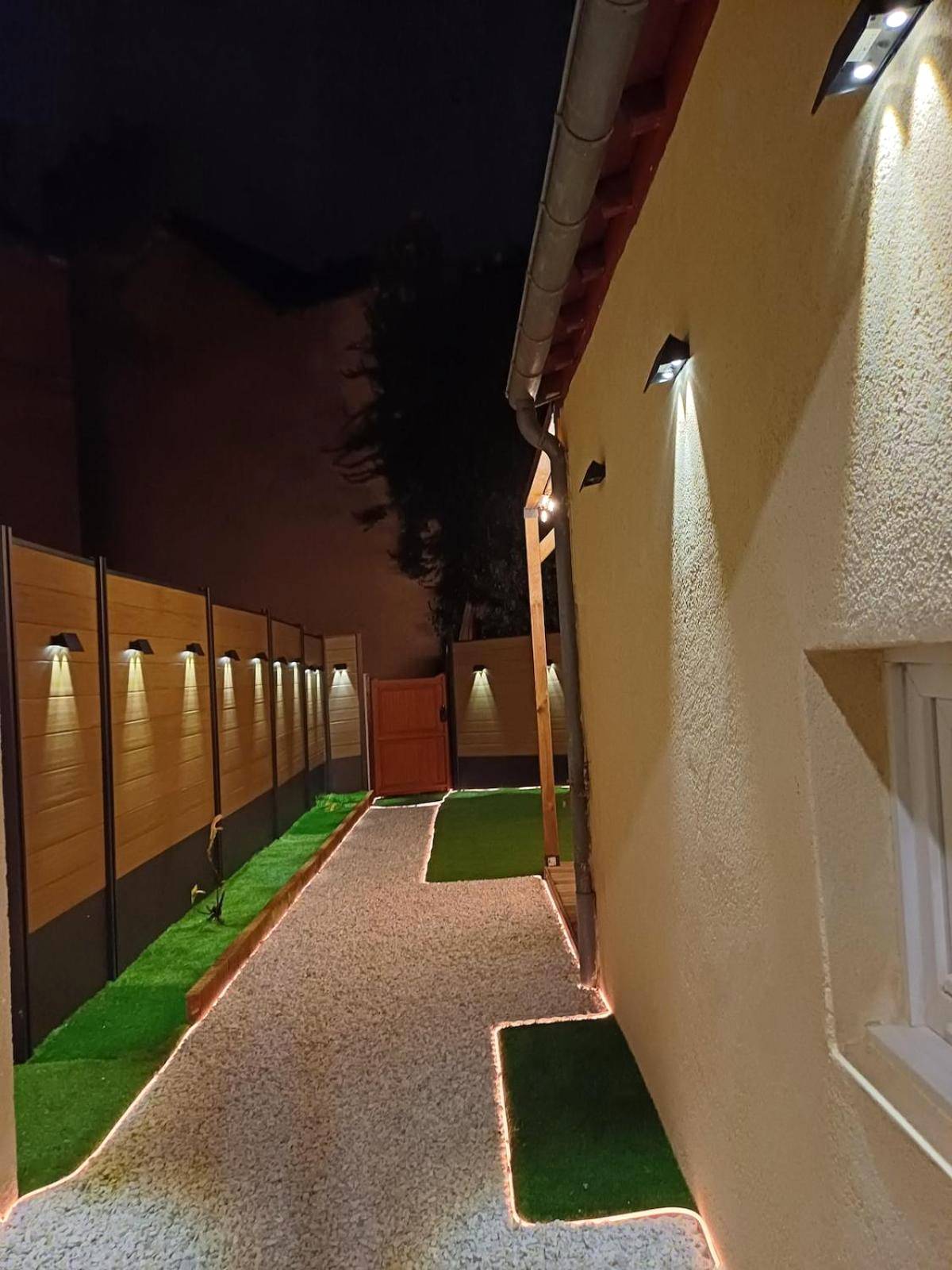 Vue du logement - Sweety's Eden Jacuzzi - Spa privé Sauna Cinéma room Jardin - Terrasse centre - ville