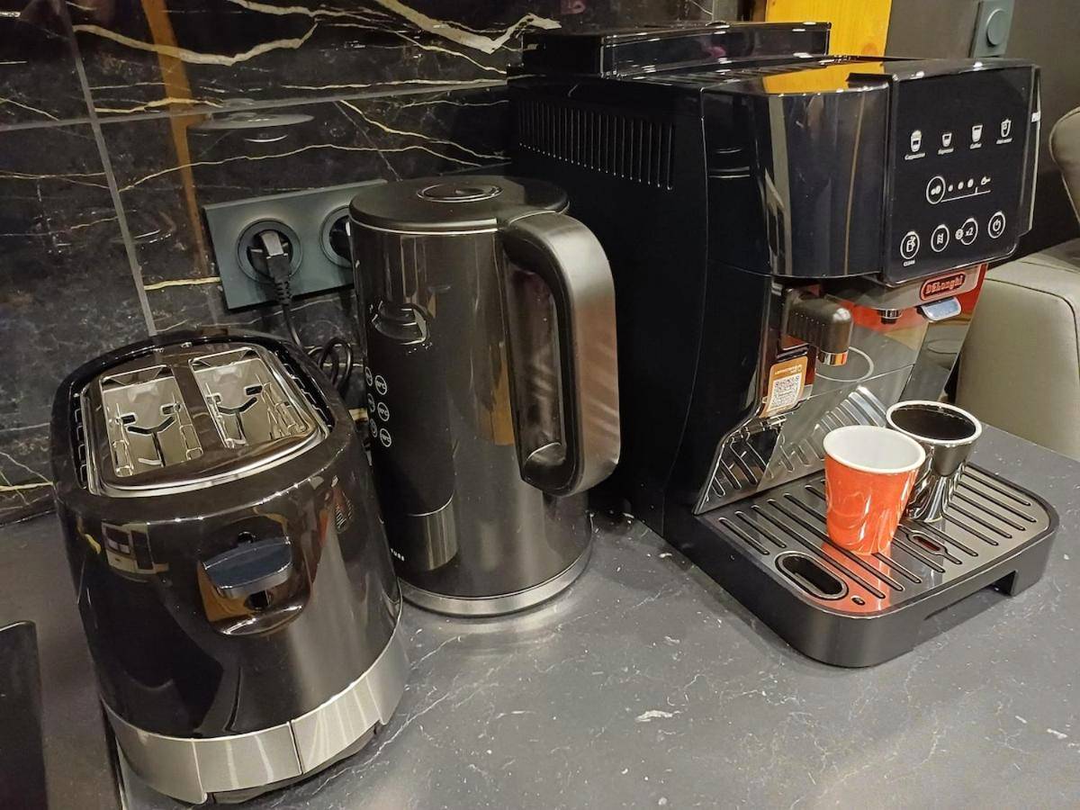 Photo du logement - Sweety's Eden Jacuzzi - Spa privé Sauna Cinéma room Jardin - Terrasse centre - ville