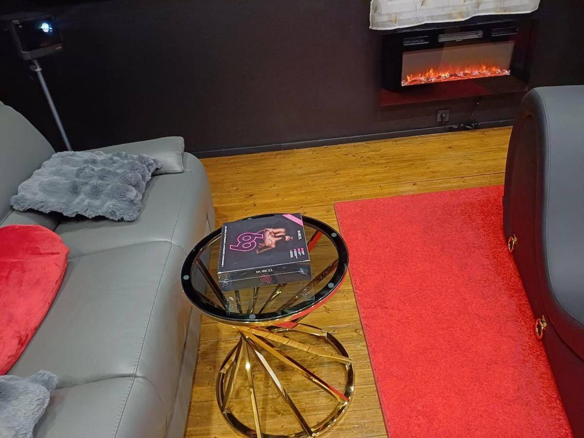 Photo du logement - Sweety's Eden Jacuzzi - Spa privé Sauna Cinéma room Jardin - Terrasse centre - ville