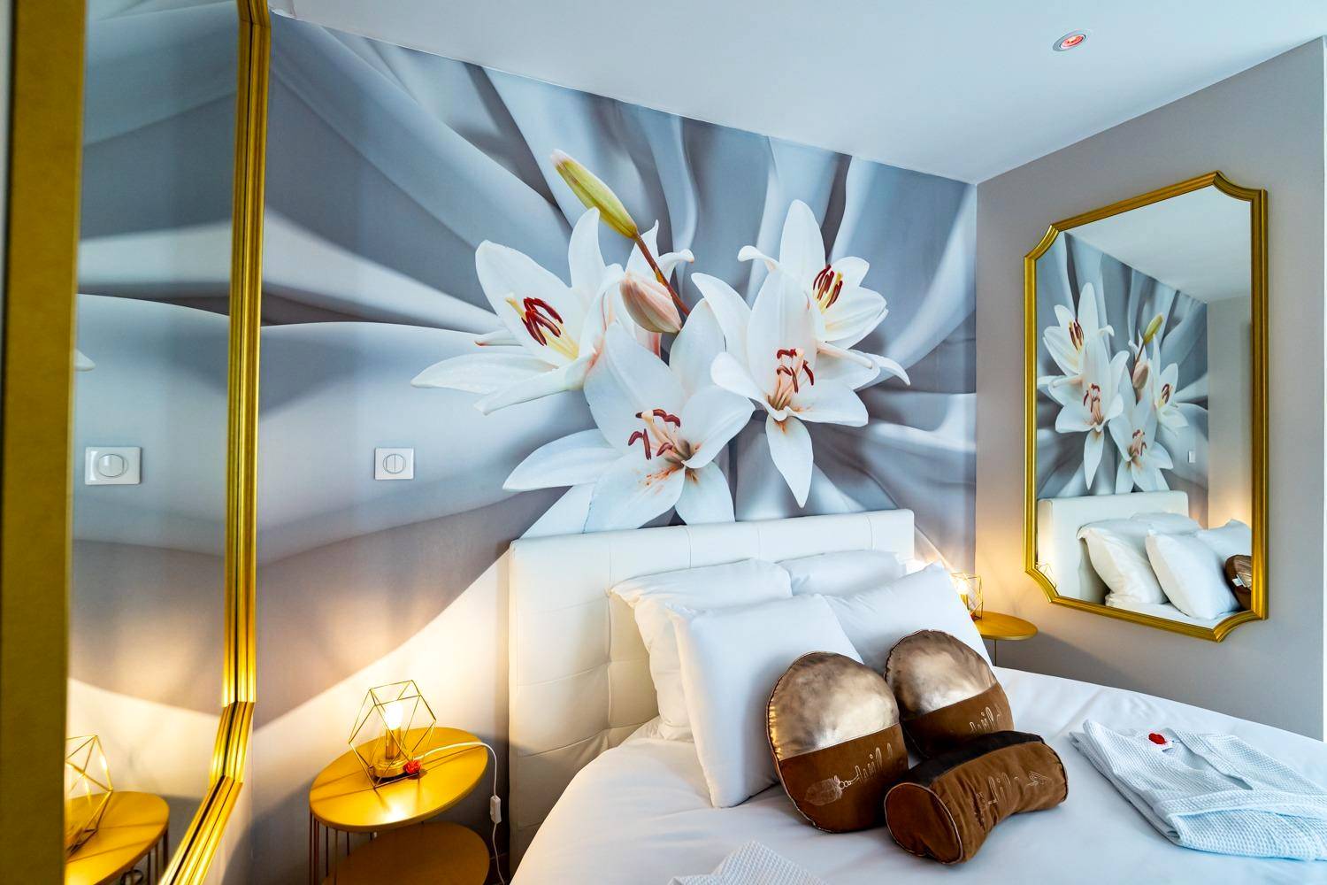 Photo du logement - Studio romantique jacuzzi ou spa balneo privatif et jardin Au temps des cerises La Ciotat - La Ciotat