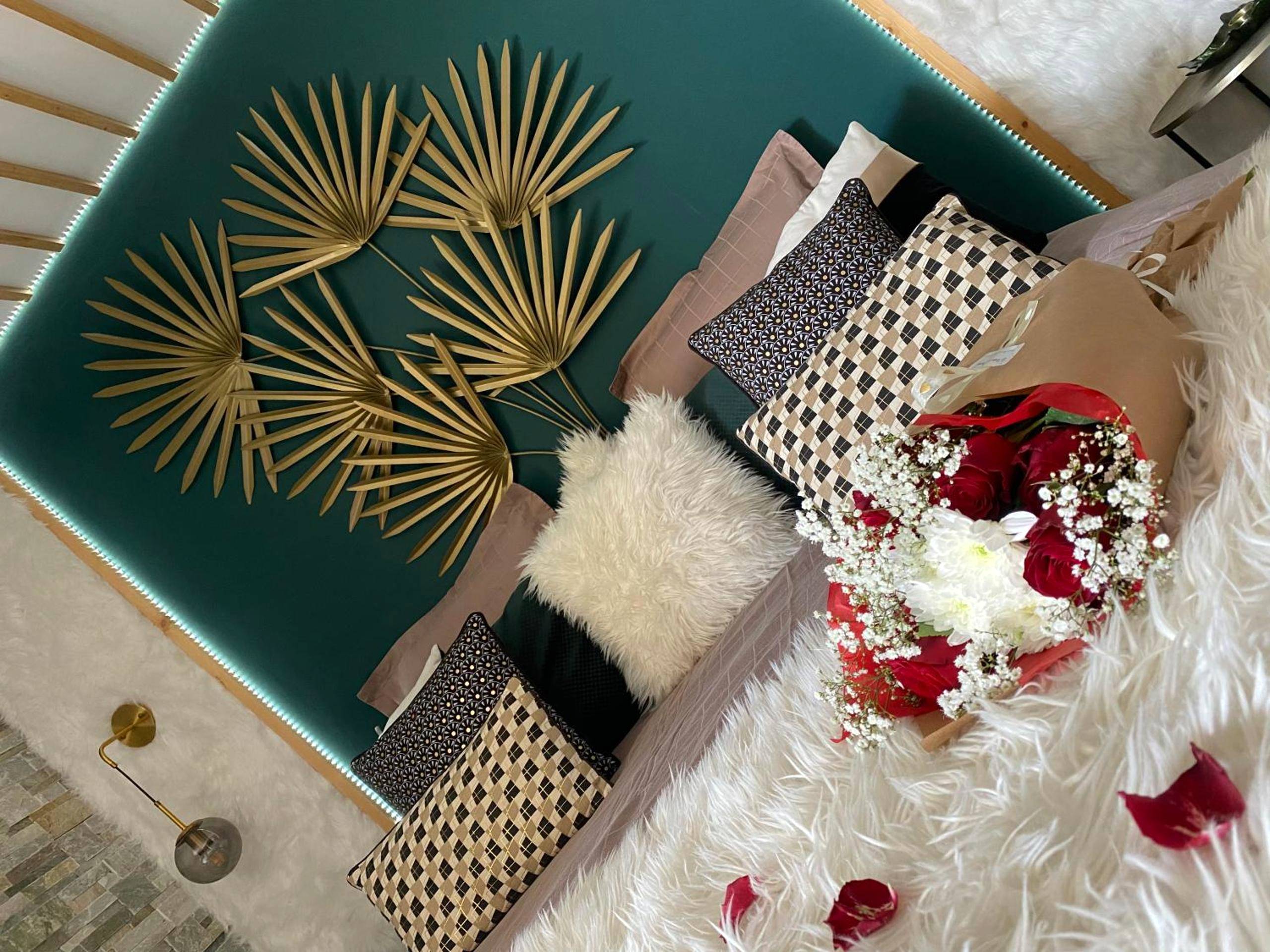 Photo du logement - Suite romantique Le temps d'un Instant Loveroom Hammam jacuzzi piscine