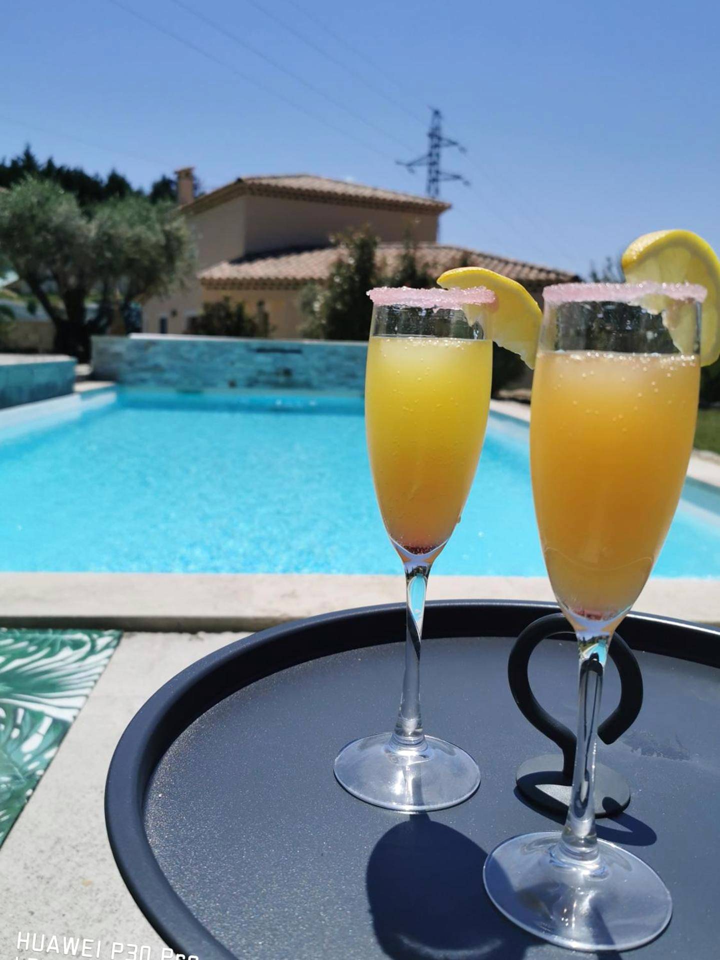 Photo du logement - Suite romantique Le temps d'un Instant Loveroom Hammam jacuzzi piscine - Villeneuve